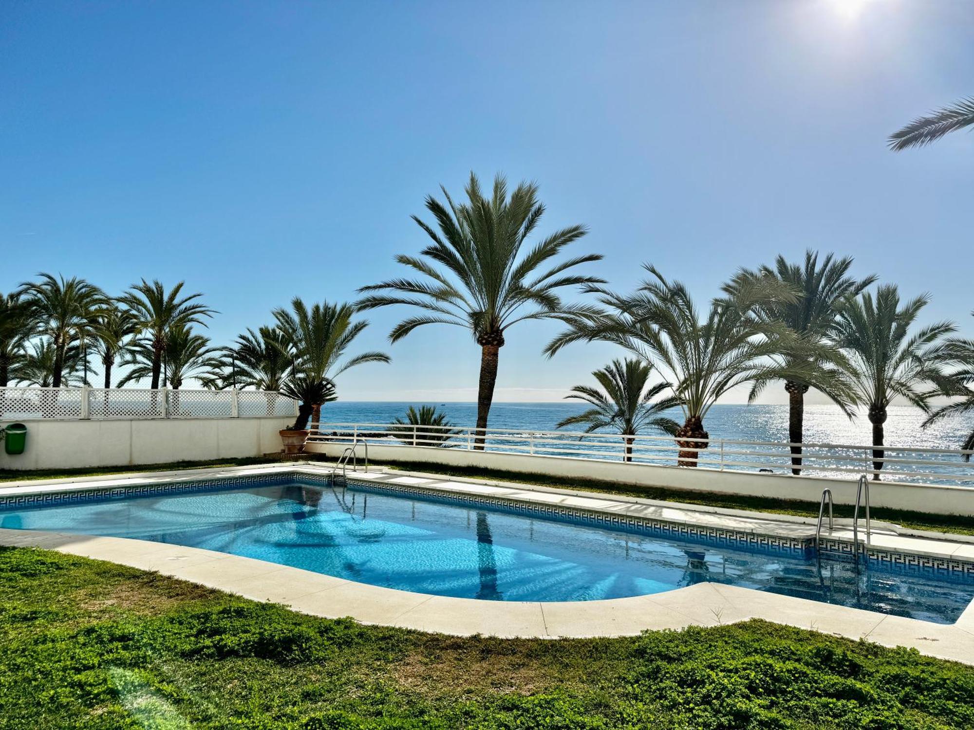Apartamento Seaside Oasis With Mountain Views - Eaw Homes
