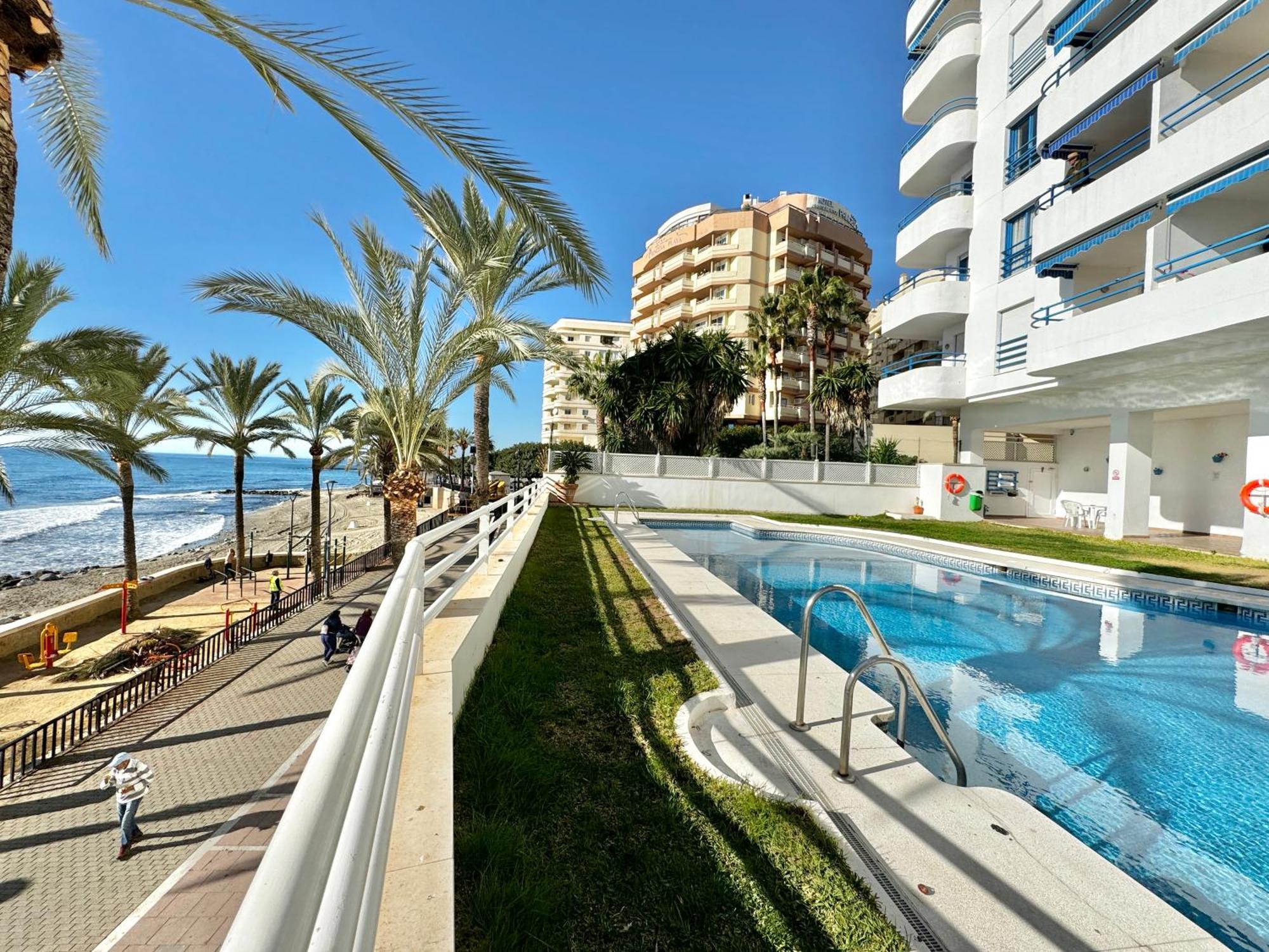 Apartamento Seaside Oasis With Mountain Views - Eaw Homes *