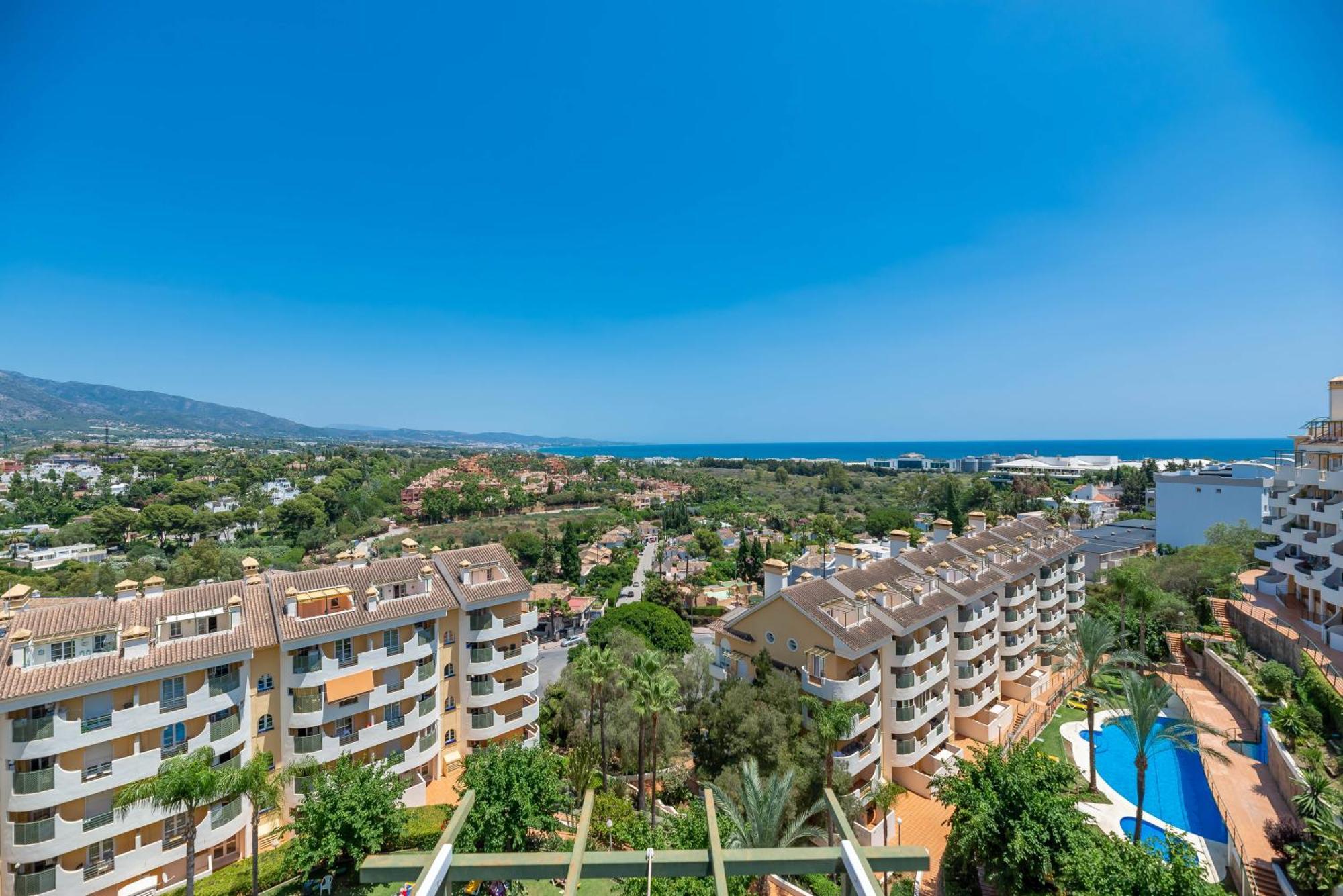 Apartment Elegant 2 Bdrm Penthouse With Bbq And Pools