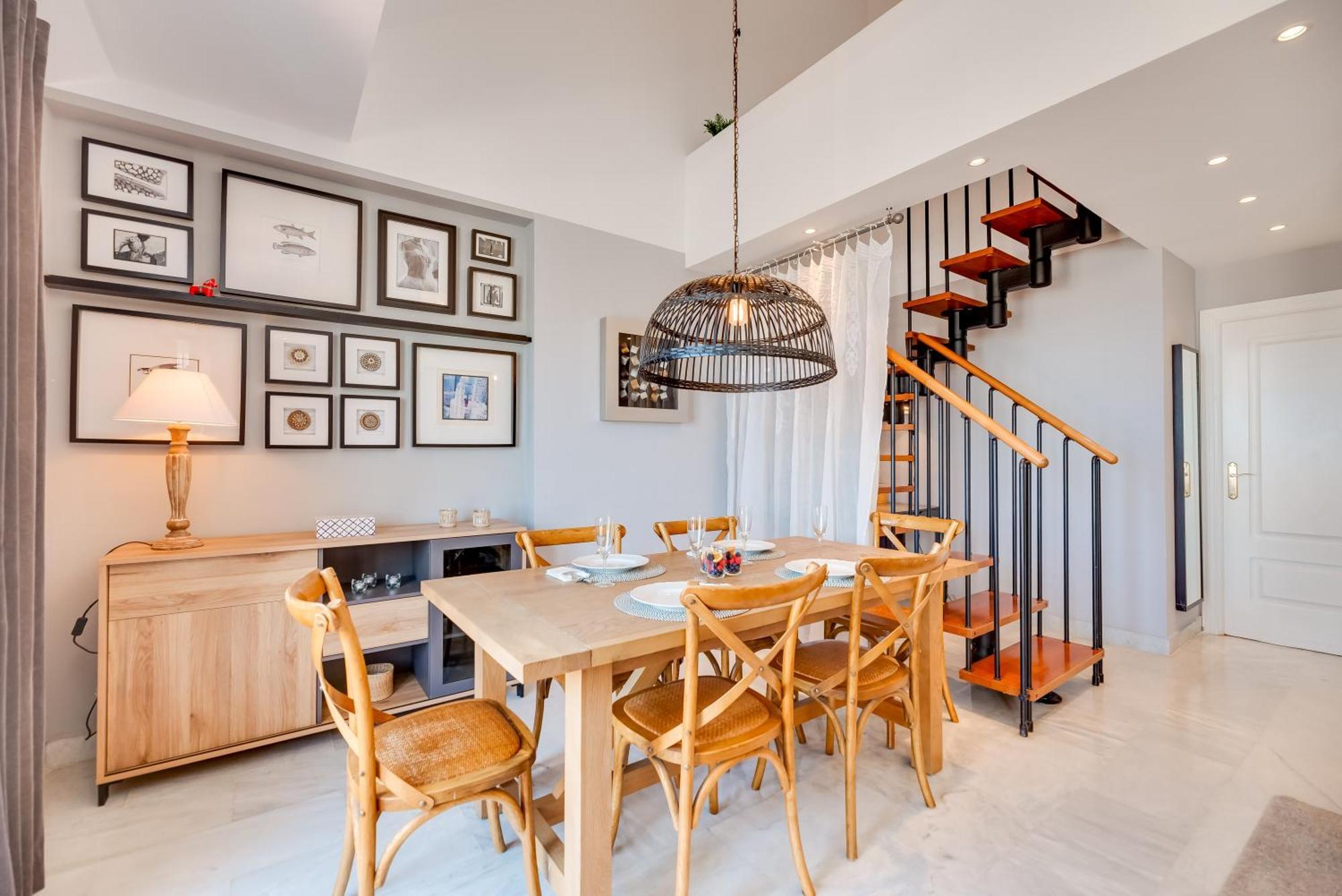 Elegant 2 Bdrm Penthouse With Bbq And Pools *