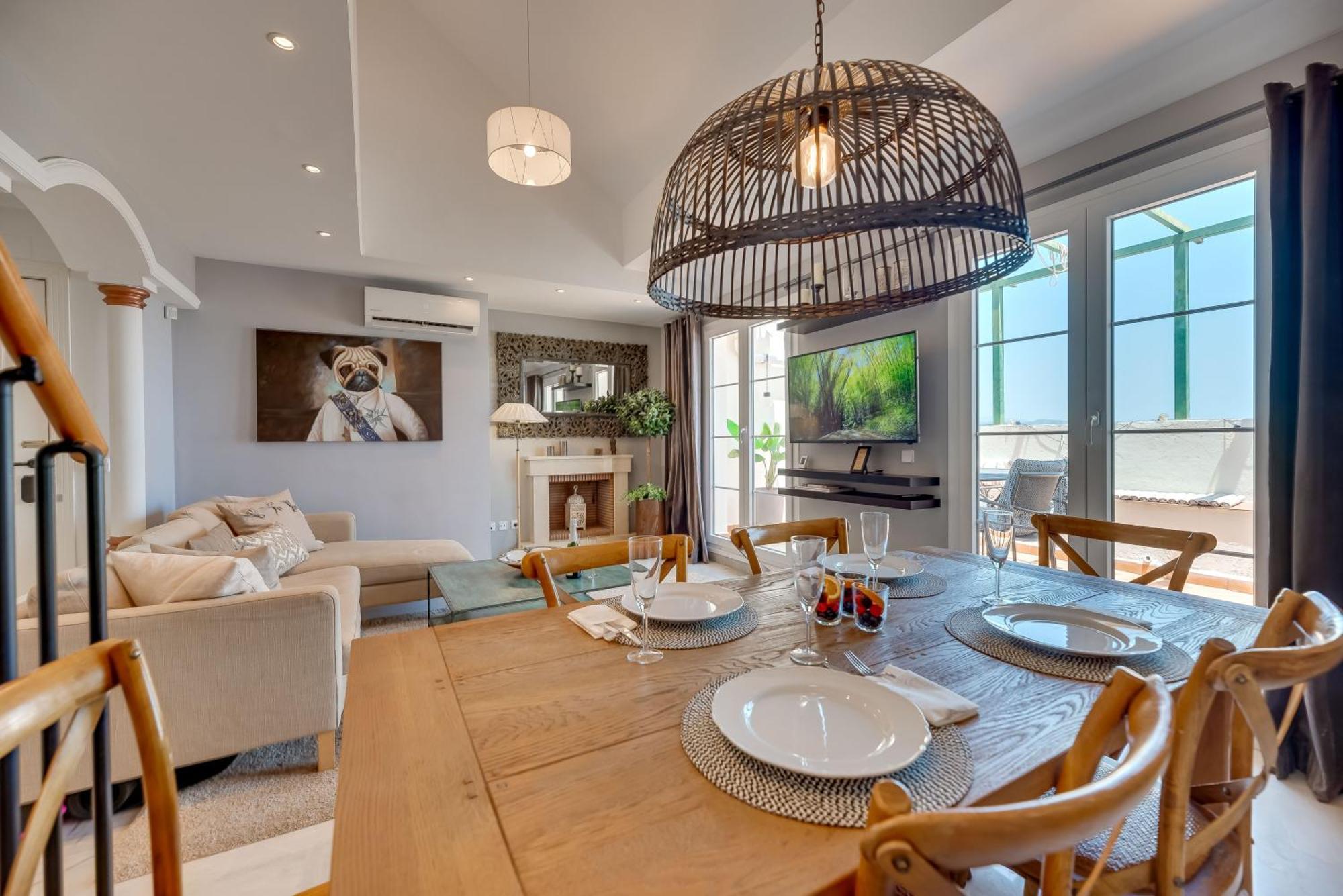 Elegant 2 Bdrm Penthouse With Bbq And Pools Apartment Marbella