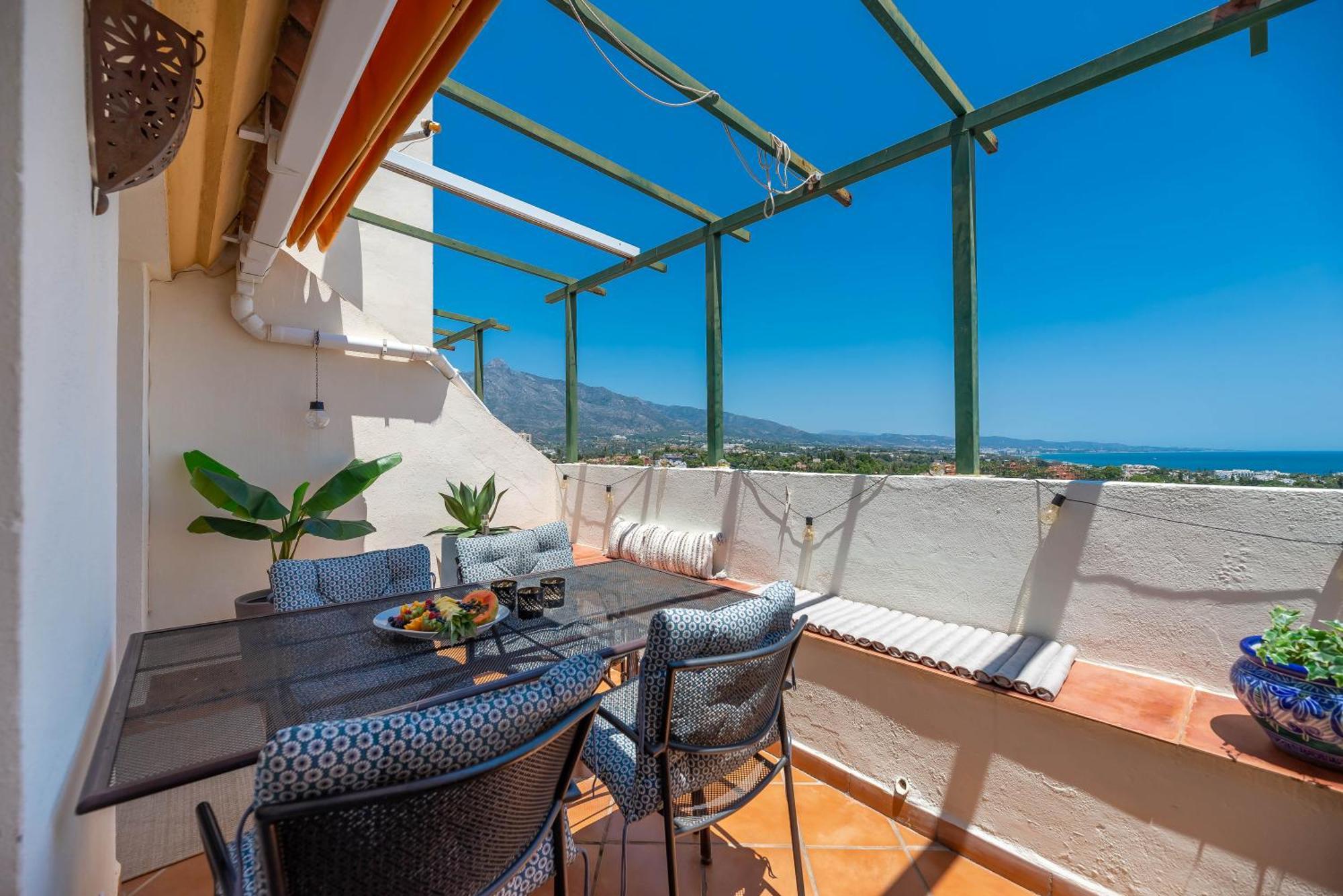 Apartment Elegant 2 Bdrm Penthouse With Bbq And Pools