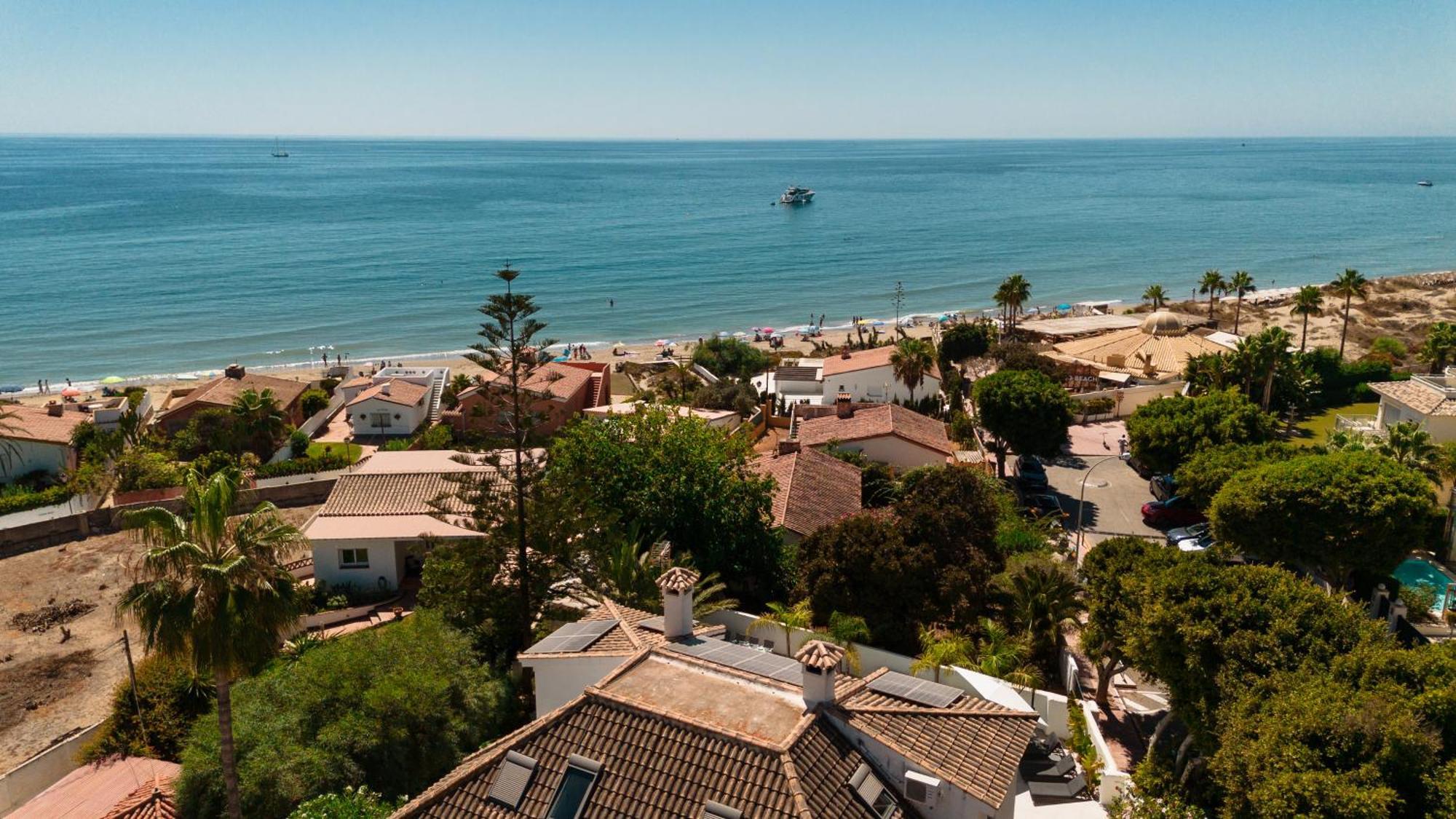 6 Bedroom Villa, With Heated Pool And Sea Views, Next To The Of Costabella Ferienhaus *