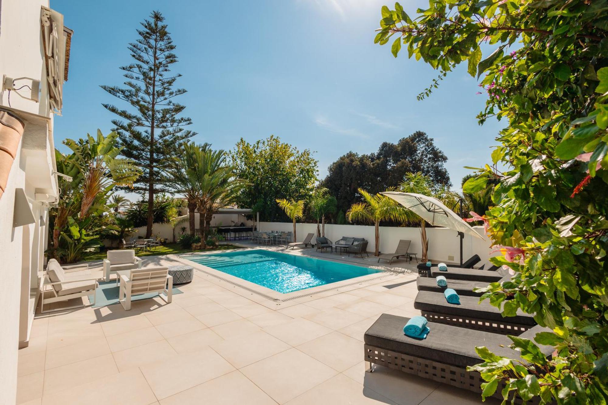 Ferienhaus 6 Bedroom Villa, With Heated Pool And Sea Views, Next To The Of Costabella