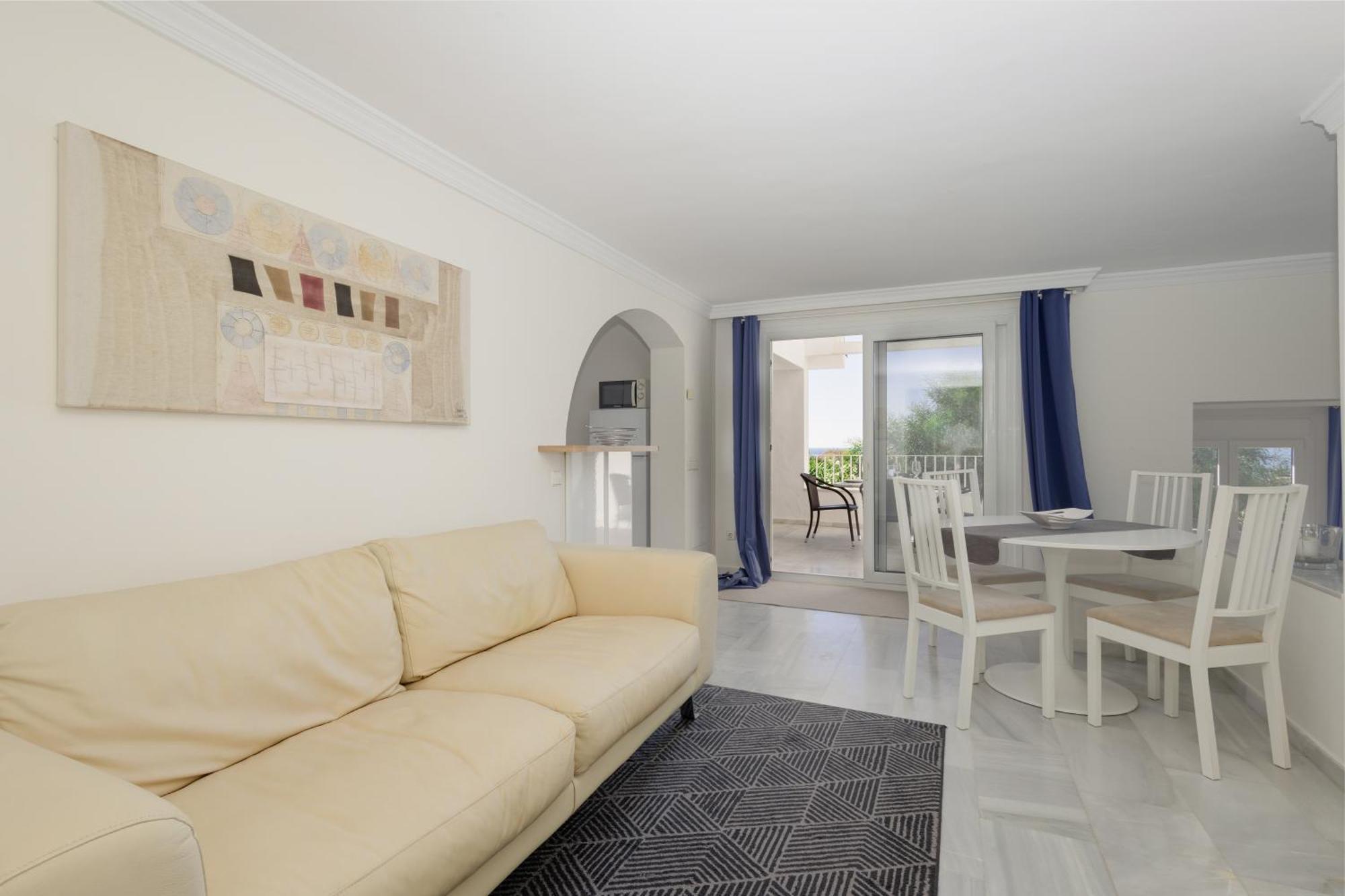 6 Bedroom Villa, With Heated Pool And Sea Views, Next To The Of Costabella Ferienhaus