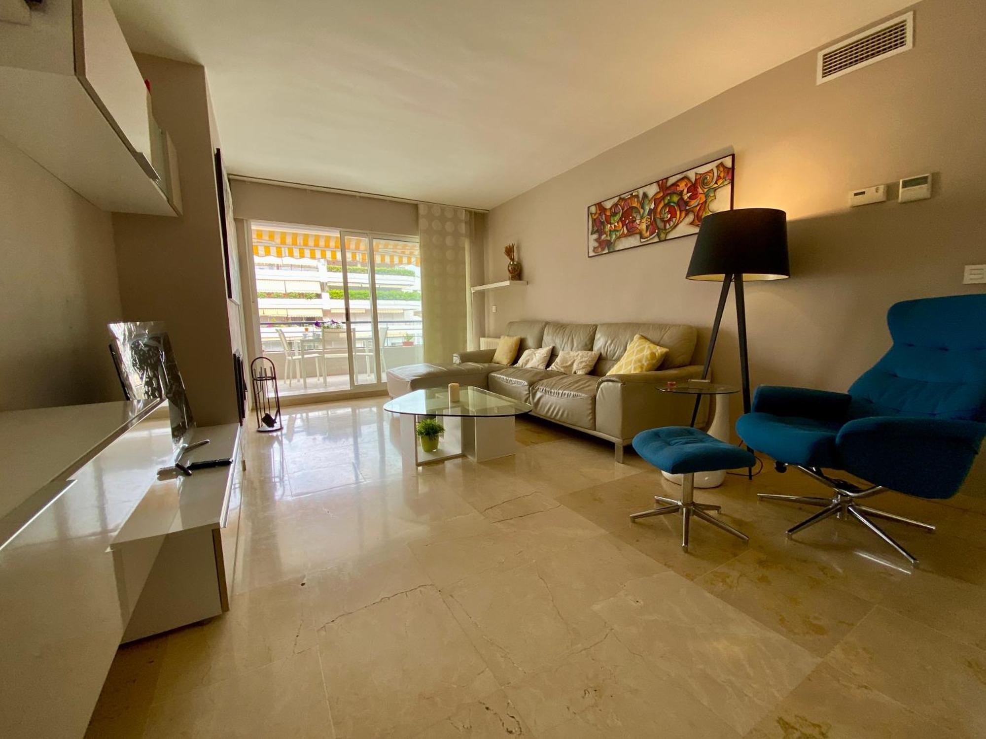 Con Vistas Y Terraza En Guadalmina Mad Apartamento