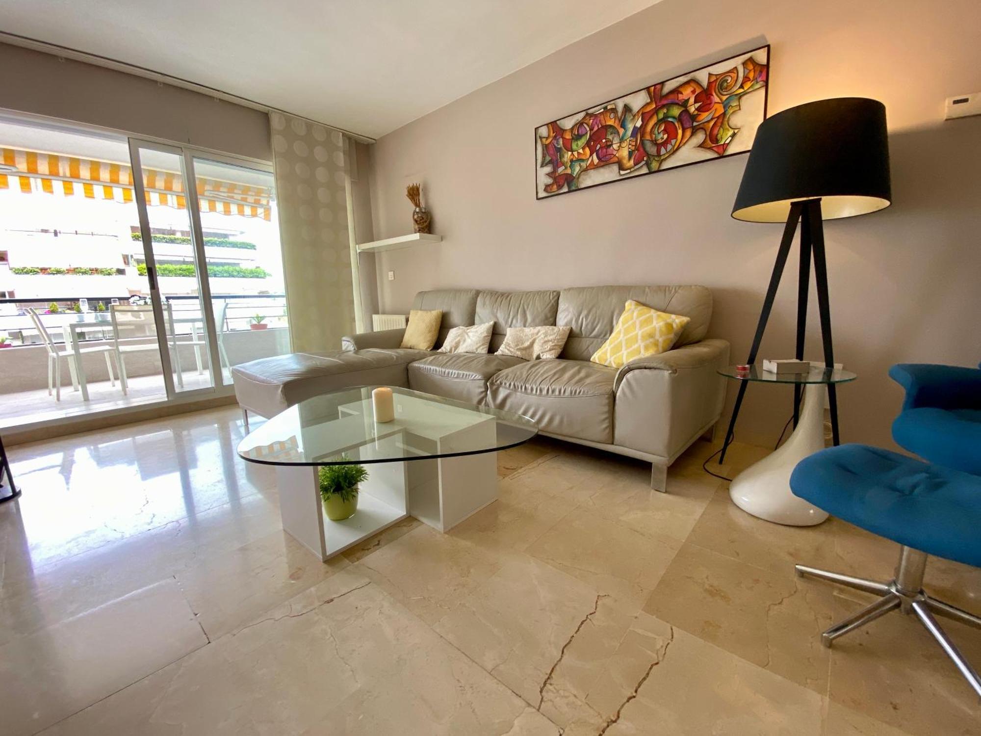 Apartamento Con Vistas Y Terraza En Guadalmina Mad *