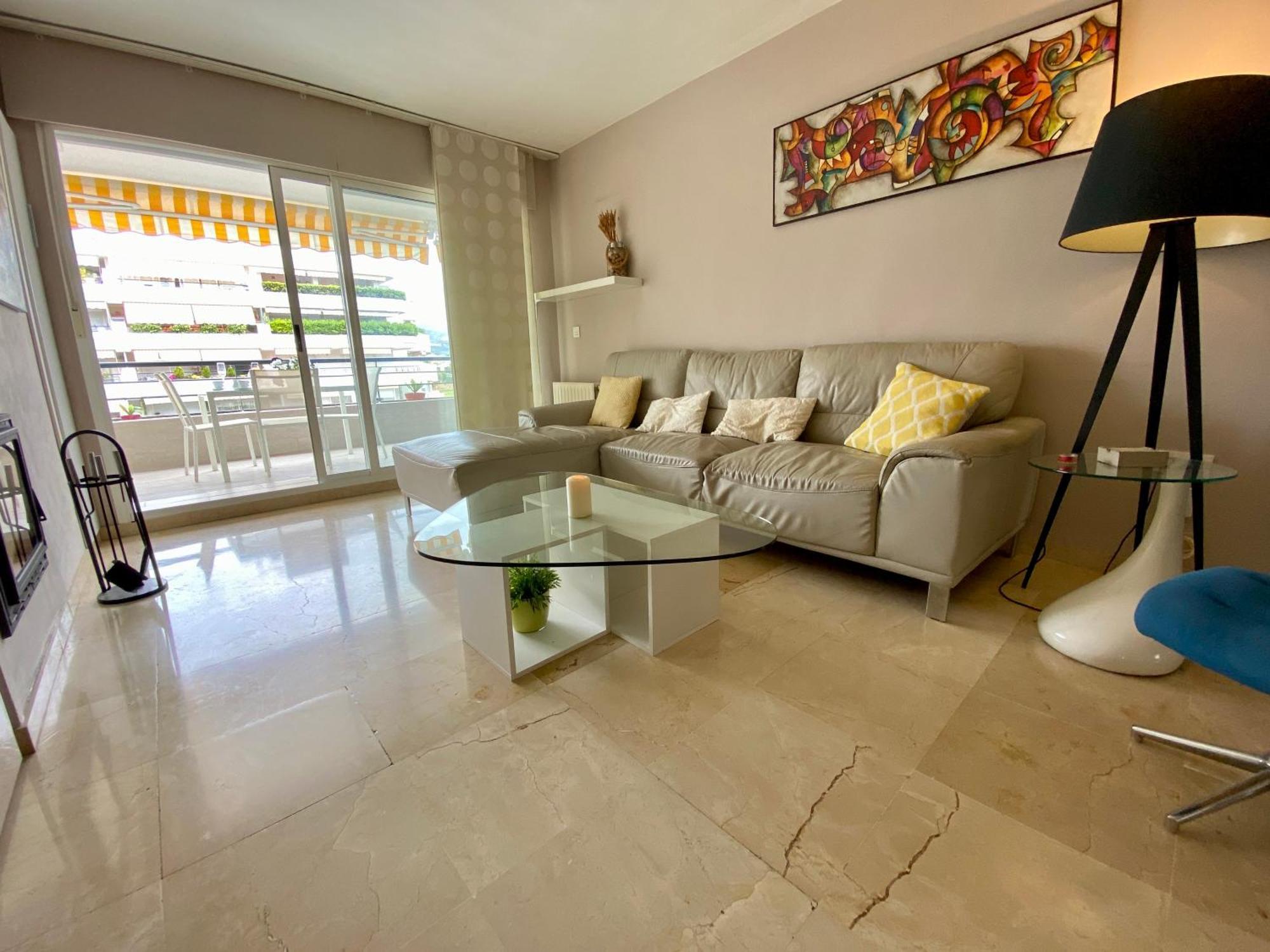 Con Vistas Y Terraza En Guadalmina Mad * Marbella