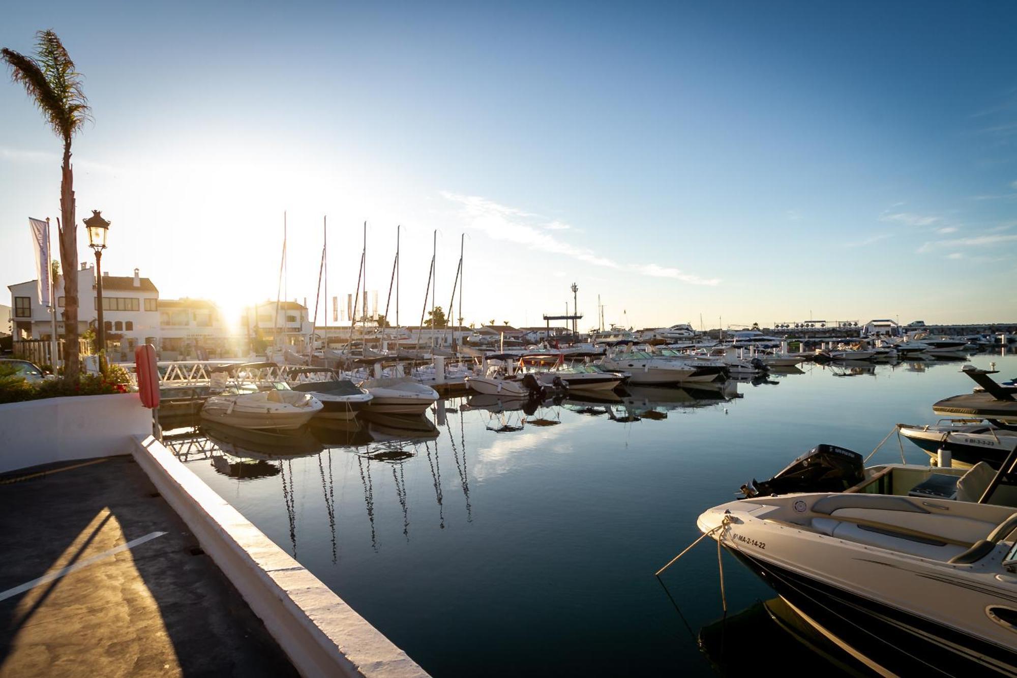 Banus - Puerto Banus Marina Harbour Seafront Apartment *