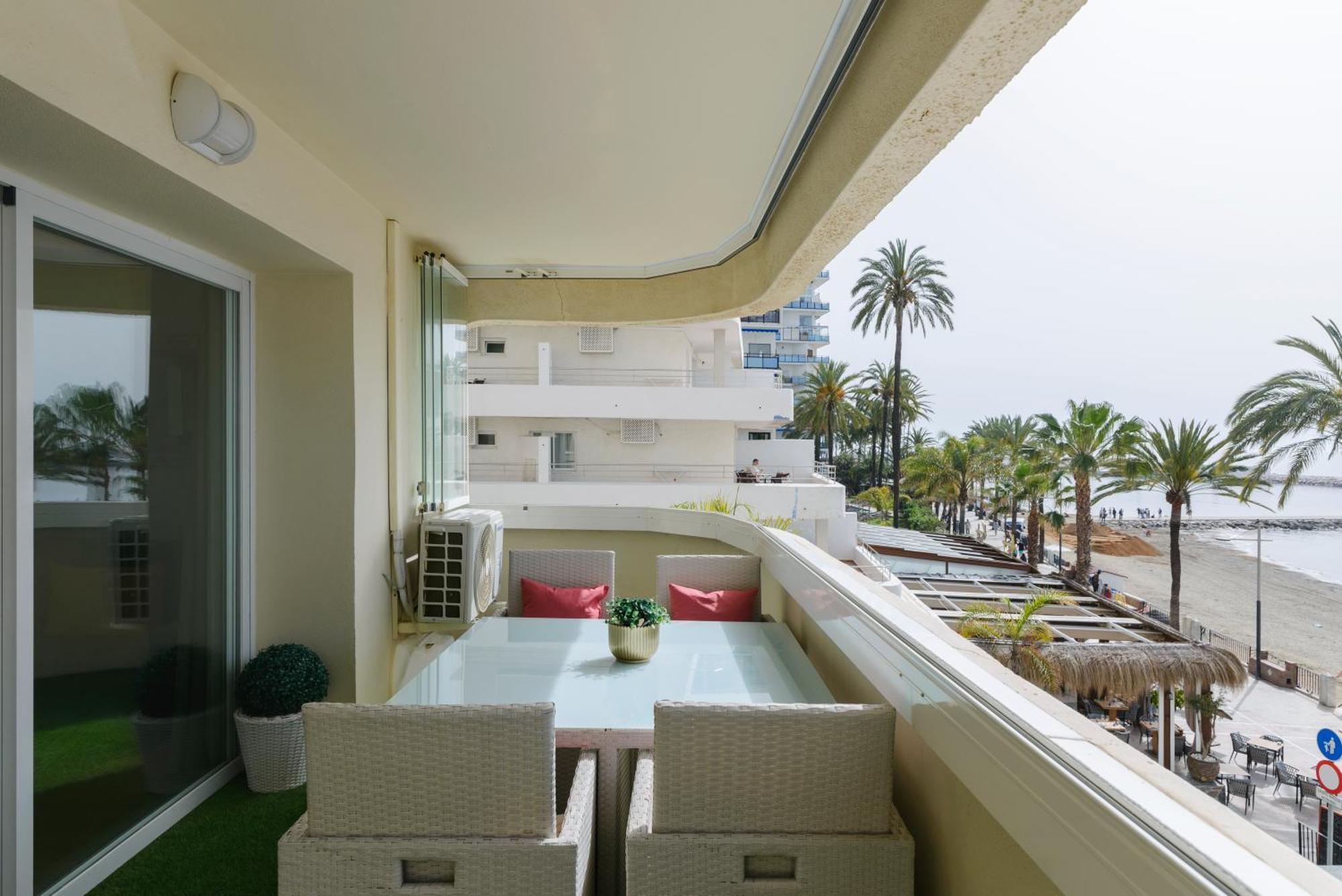Sea Front In Center Apartment Marbella