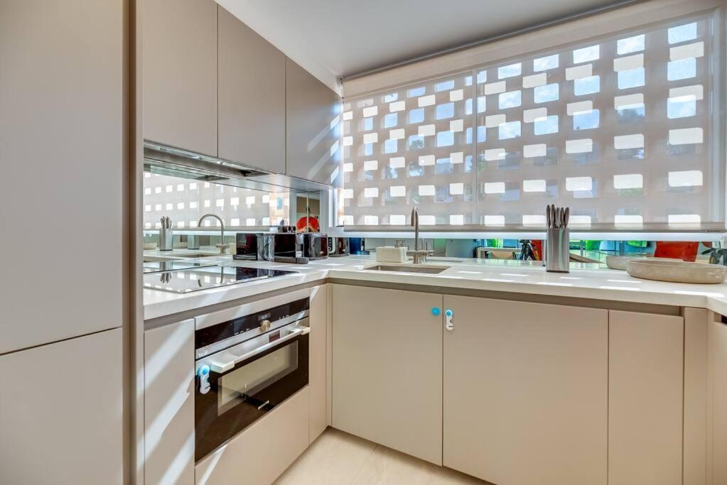 Luxury 5-bedroom Townhouse In Puente Pousada *