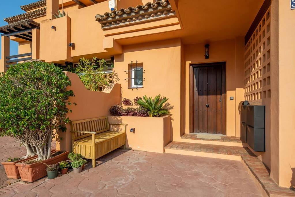 Luxury 5-bedroom Townhouse In Puente