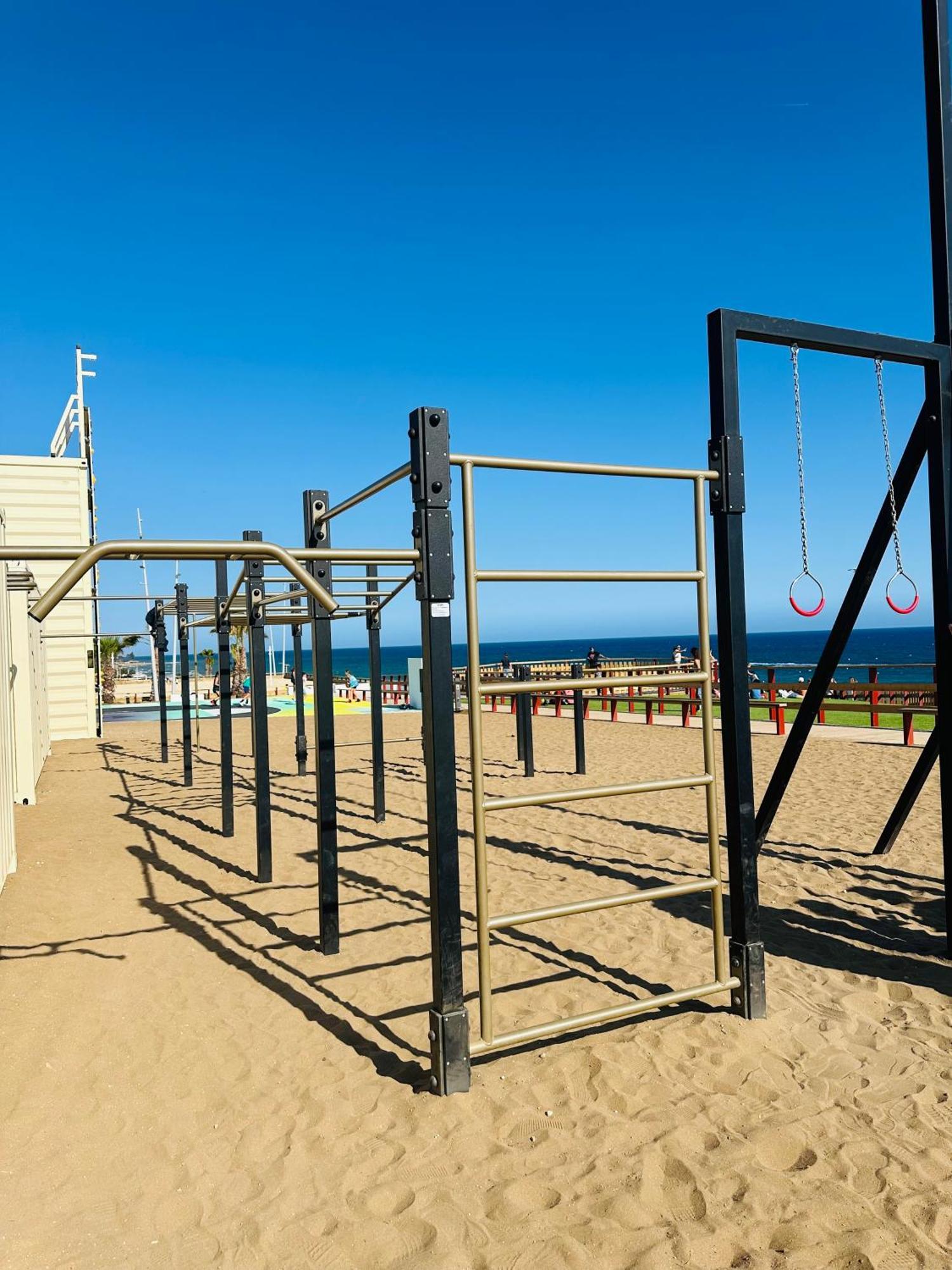 Frente A La Playa Boutique En