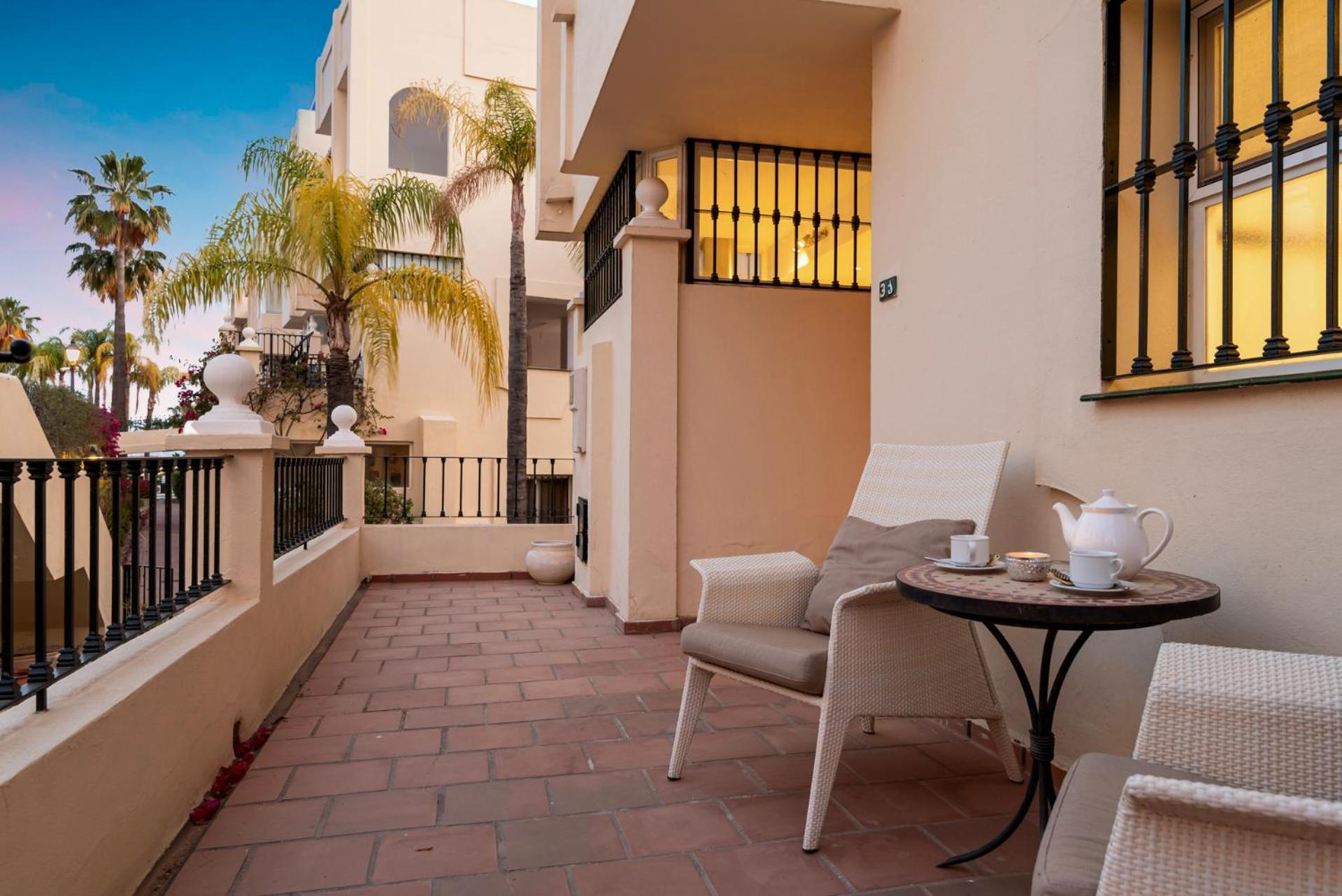 Holiday home La Quinta Hills - Modern Andalusian-style With Rooftop Terrace *