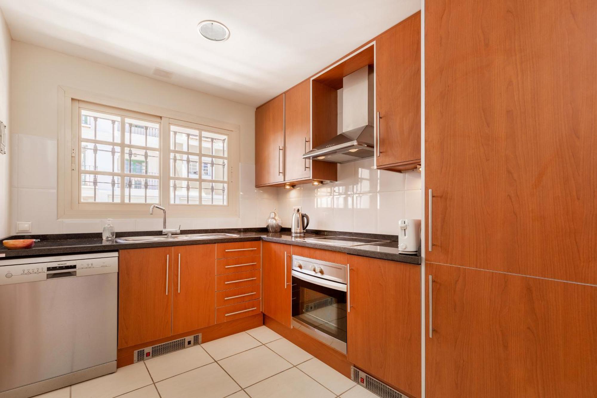 Aloha Pueblo With Sea Views Marbella