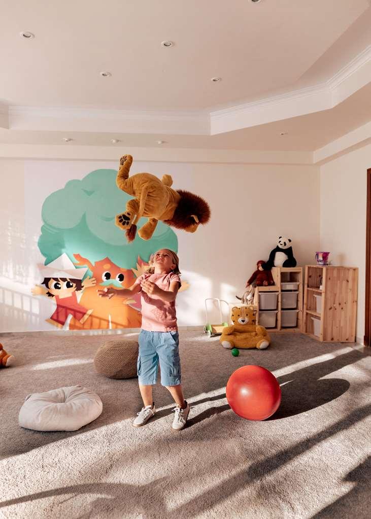 Hotel Me By Melia 5*