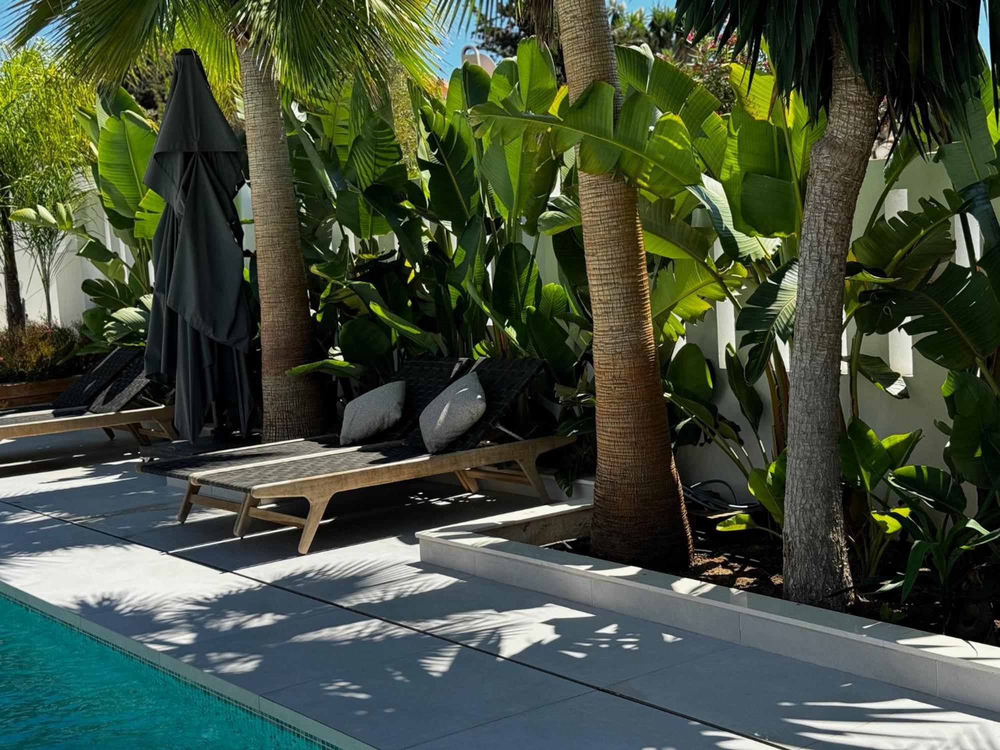 Villa Marbella Bliss - Luxury 4-Bedroom Villa With Garden, Private Pool & Jacuzzi, Marbesa Near- 5 Min To The Cabopino Beach Marbella