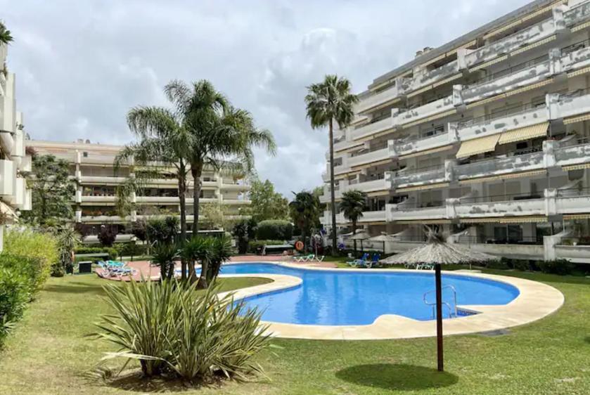 Apartamento Con Vistas Y Terraza En Guadalmina Mad *