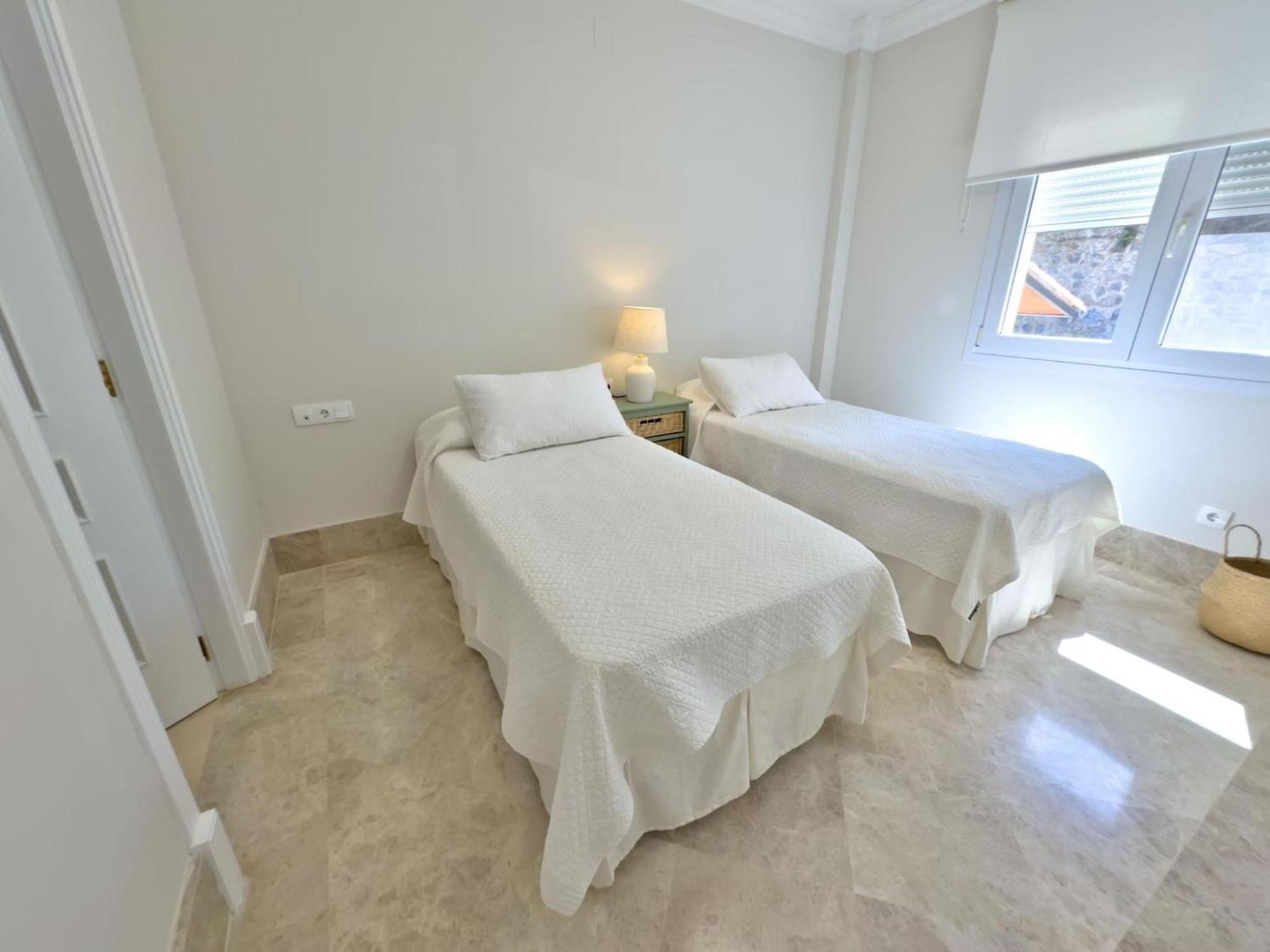 Adosada En Santa Clara * Marbella