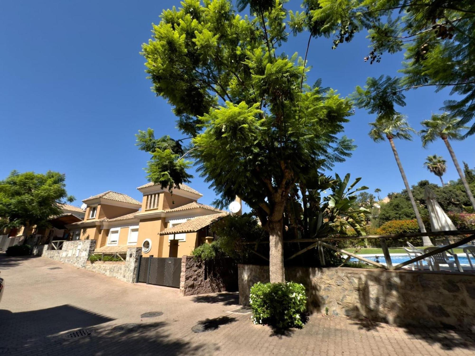 Holiday home Adosada En Santa Clara Marbella