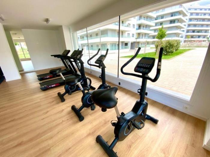 Newly Built 3 Bdrm Modern W Gym, Pool, & Views Apartment Marbella