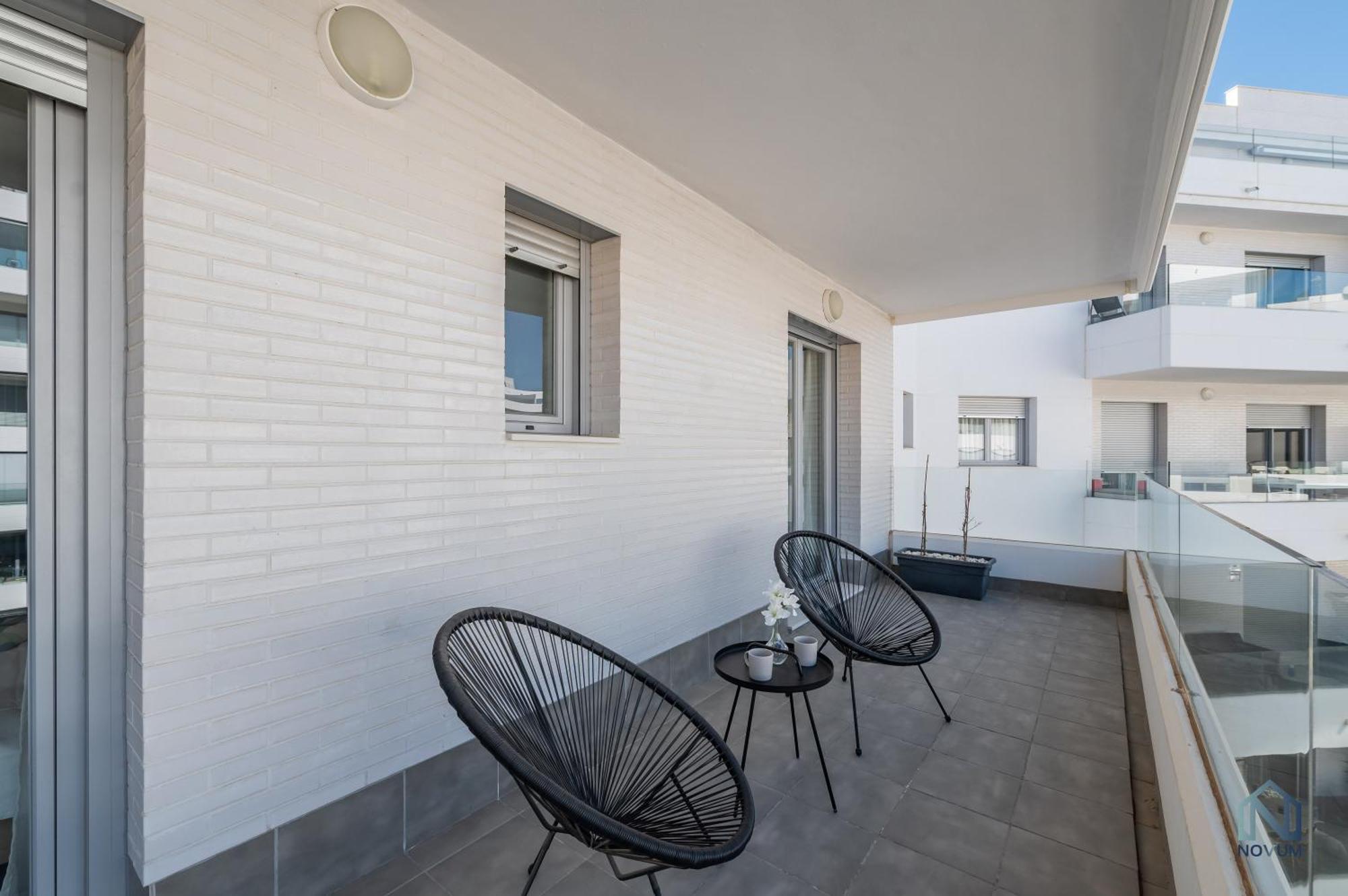 Newly Built 3 Bdrm Modern W Gym, Pool, & Views