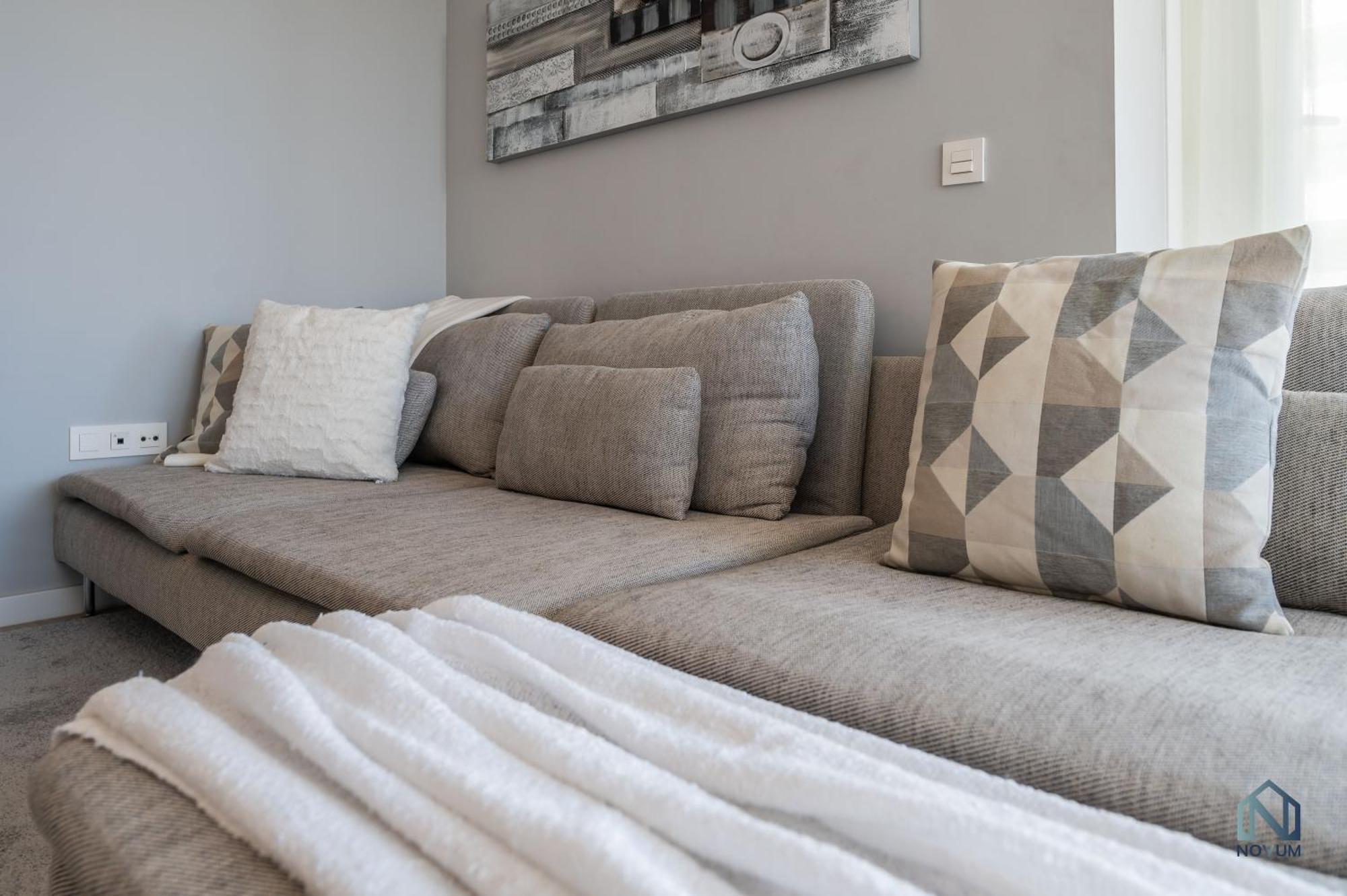 Newly Built 3 Bdrm Modern W Gym, Pool, & Views Marbella