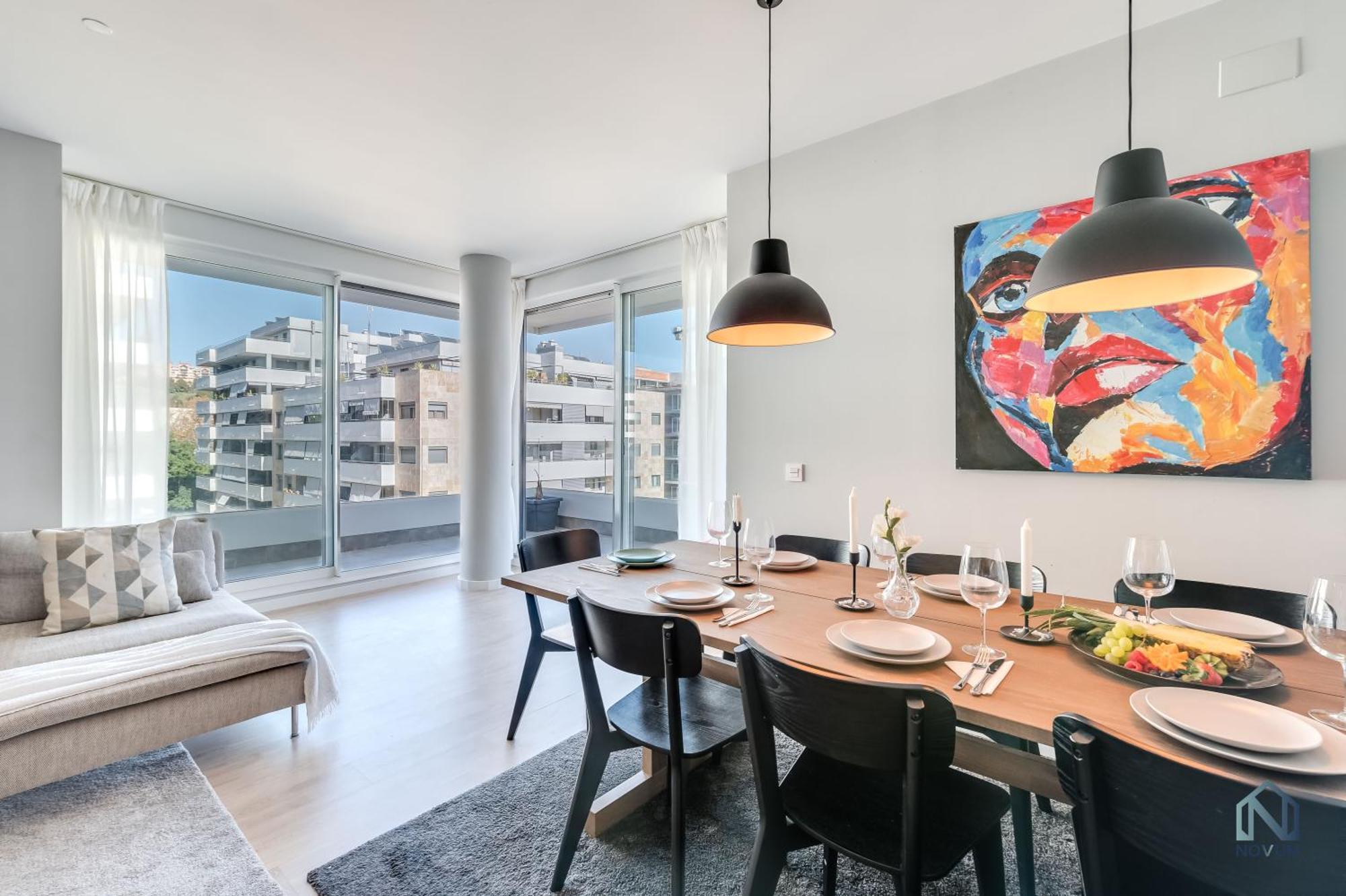 Newly Built 3 Bdrm Modern W Gym, Pool, & Views