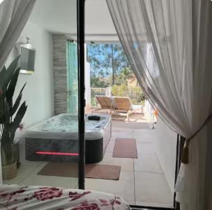 Luxury Next To Golf Course In Appartement *