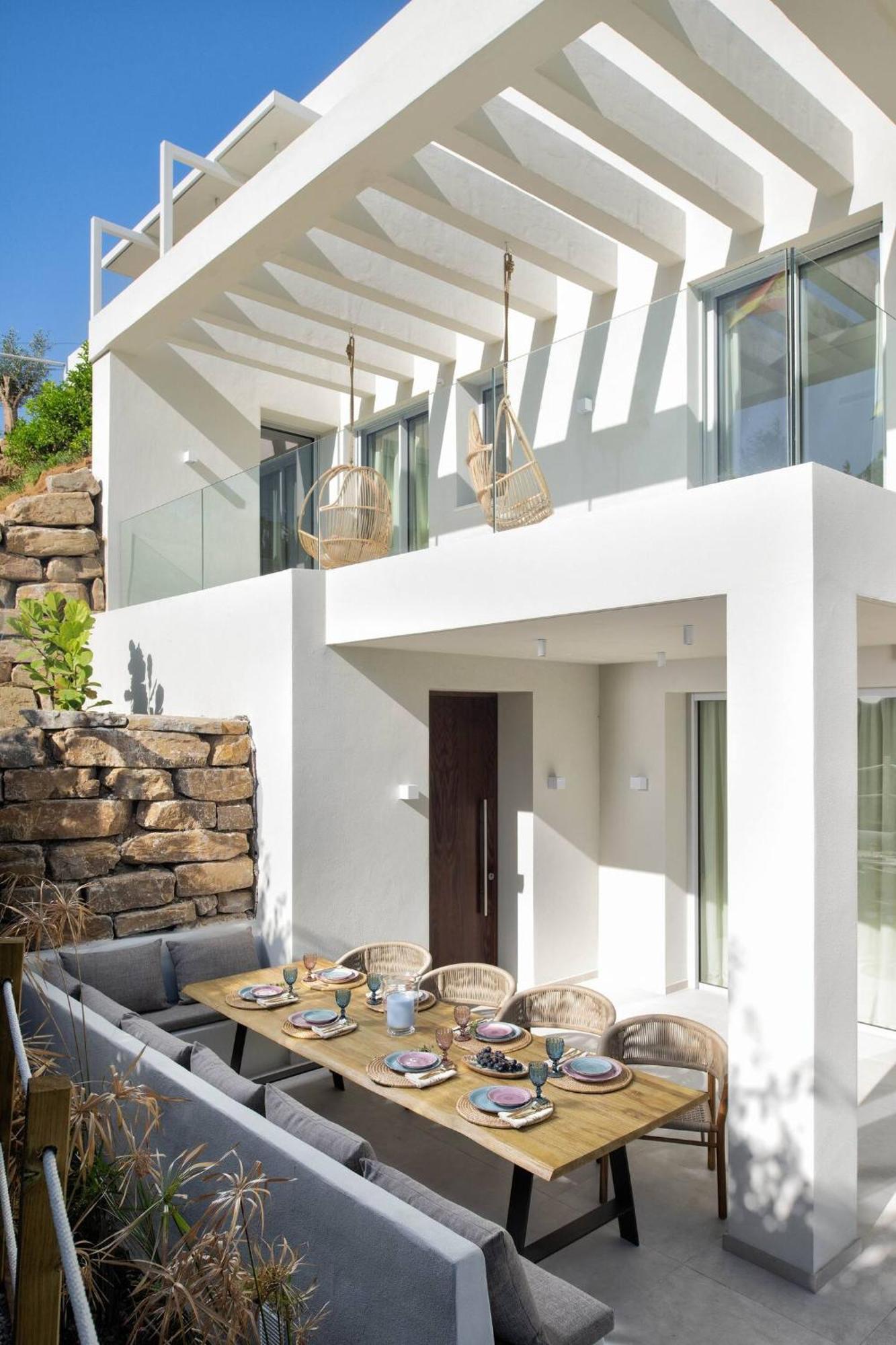Luxury New Alma- 5bdr, Pool, Garden, Parkin Villa *