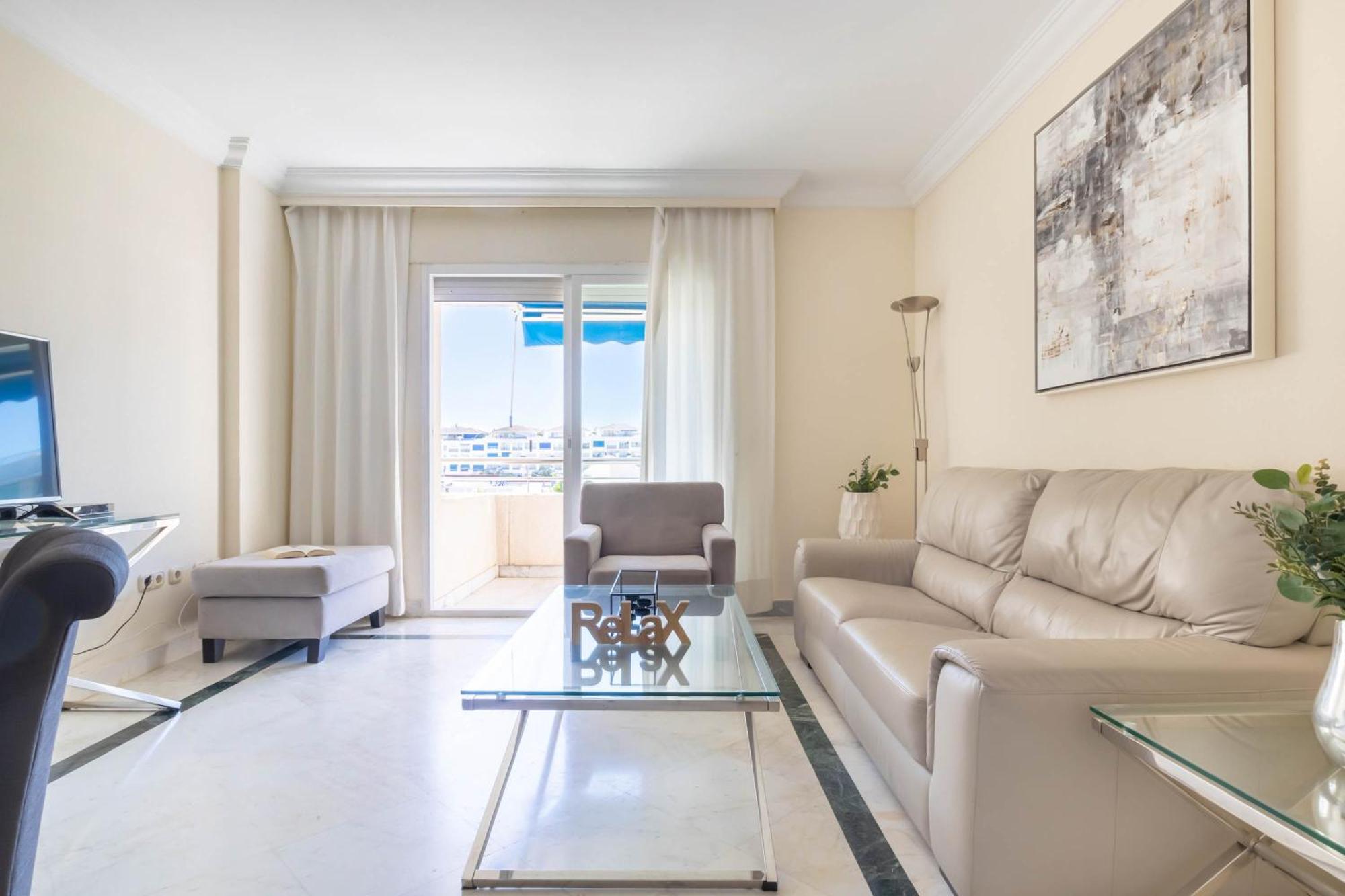 Marina Banus L Apartamento