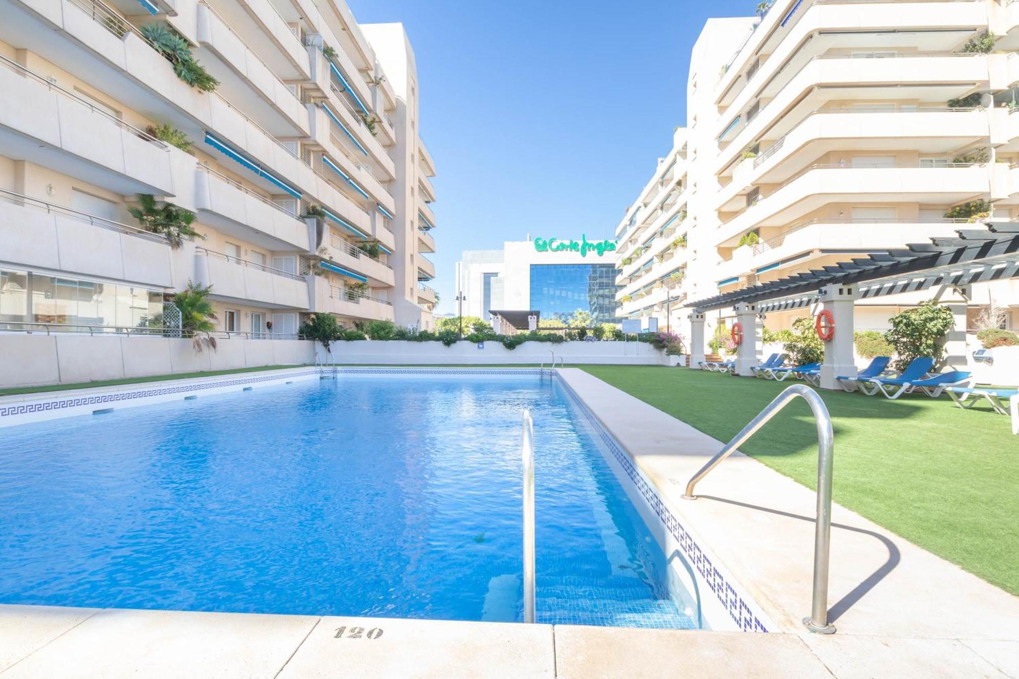 Marina Banus L * Marbella