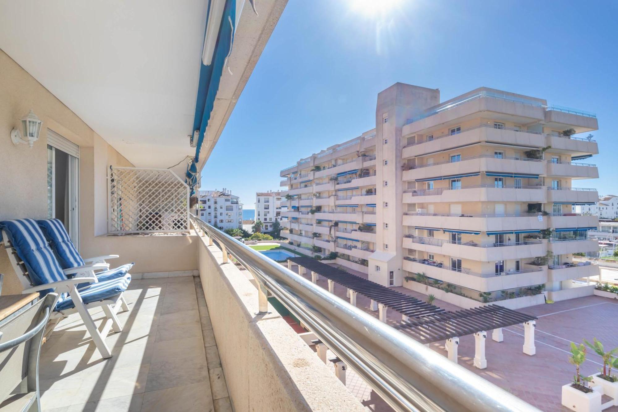 Marina Banus L Apartamento