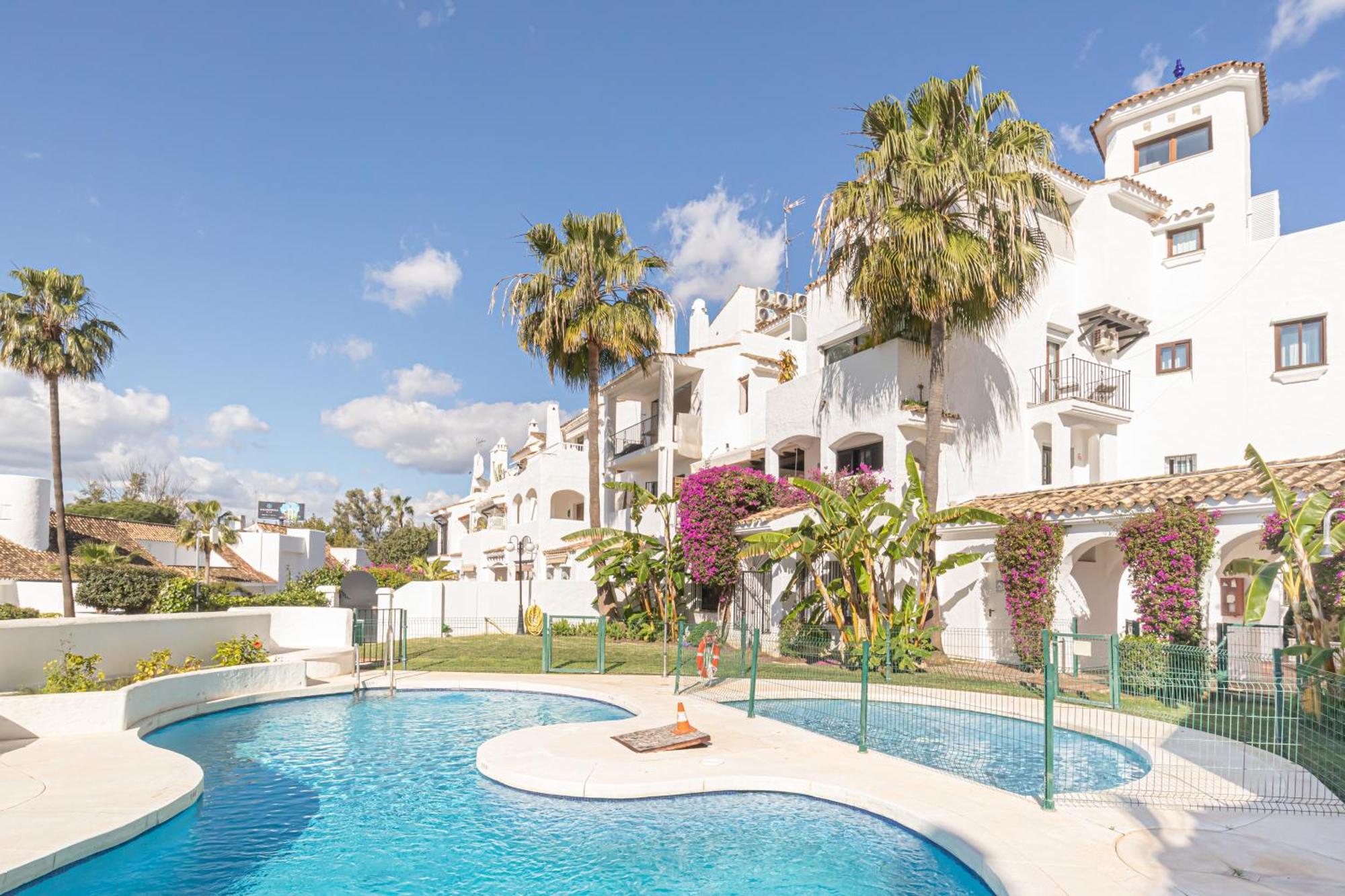 Puerto Banus Near La Sala By The Sea - Happy Apartment *