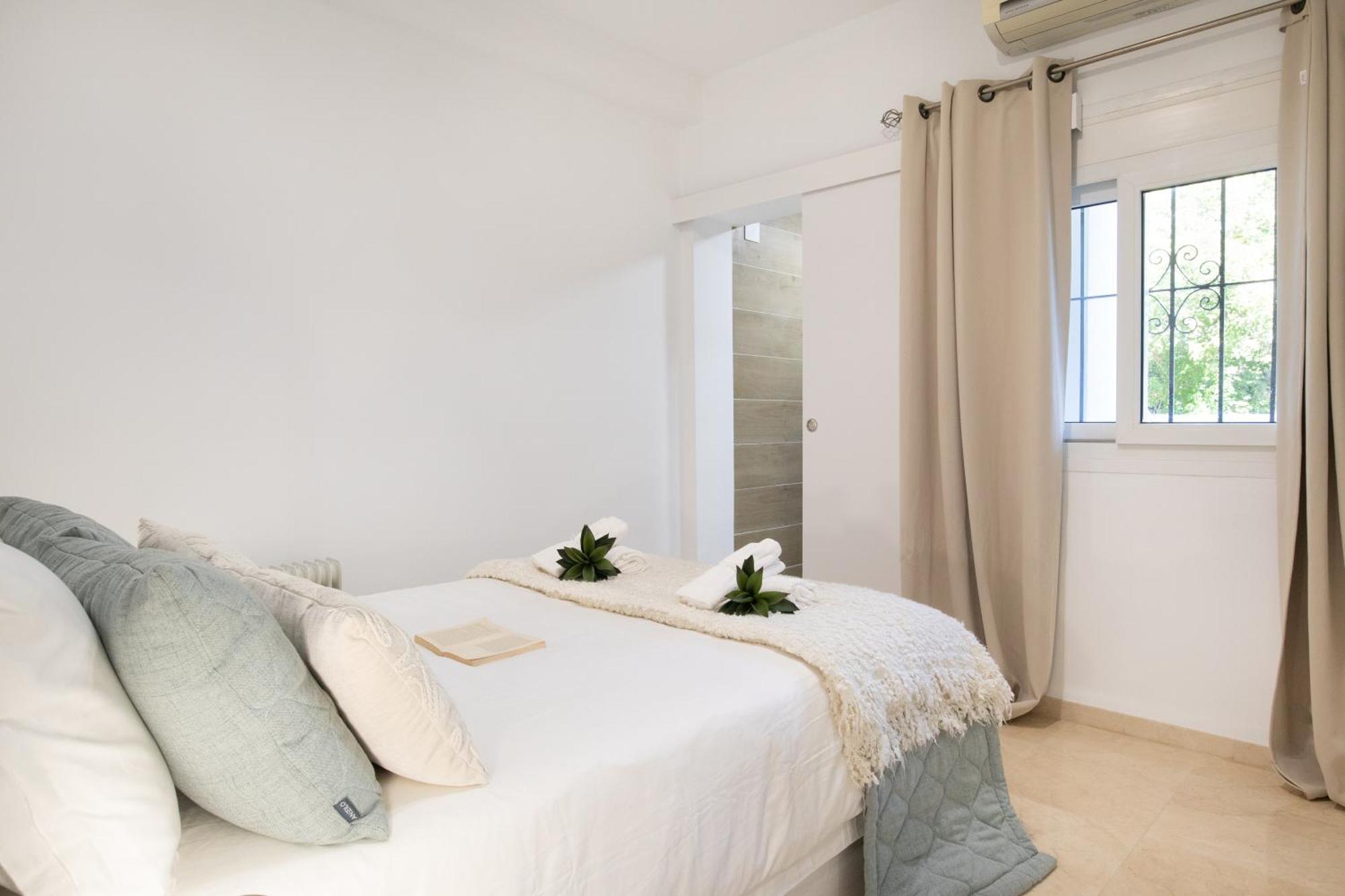 Puerto Banus Near La Sala By The Sea - Happy Marbella
