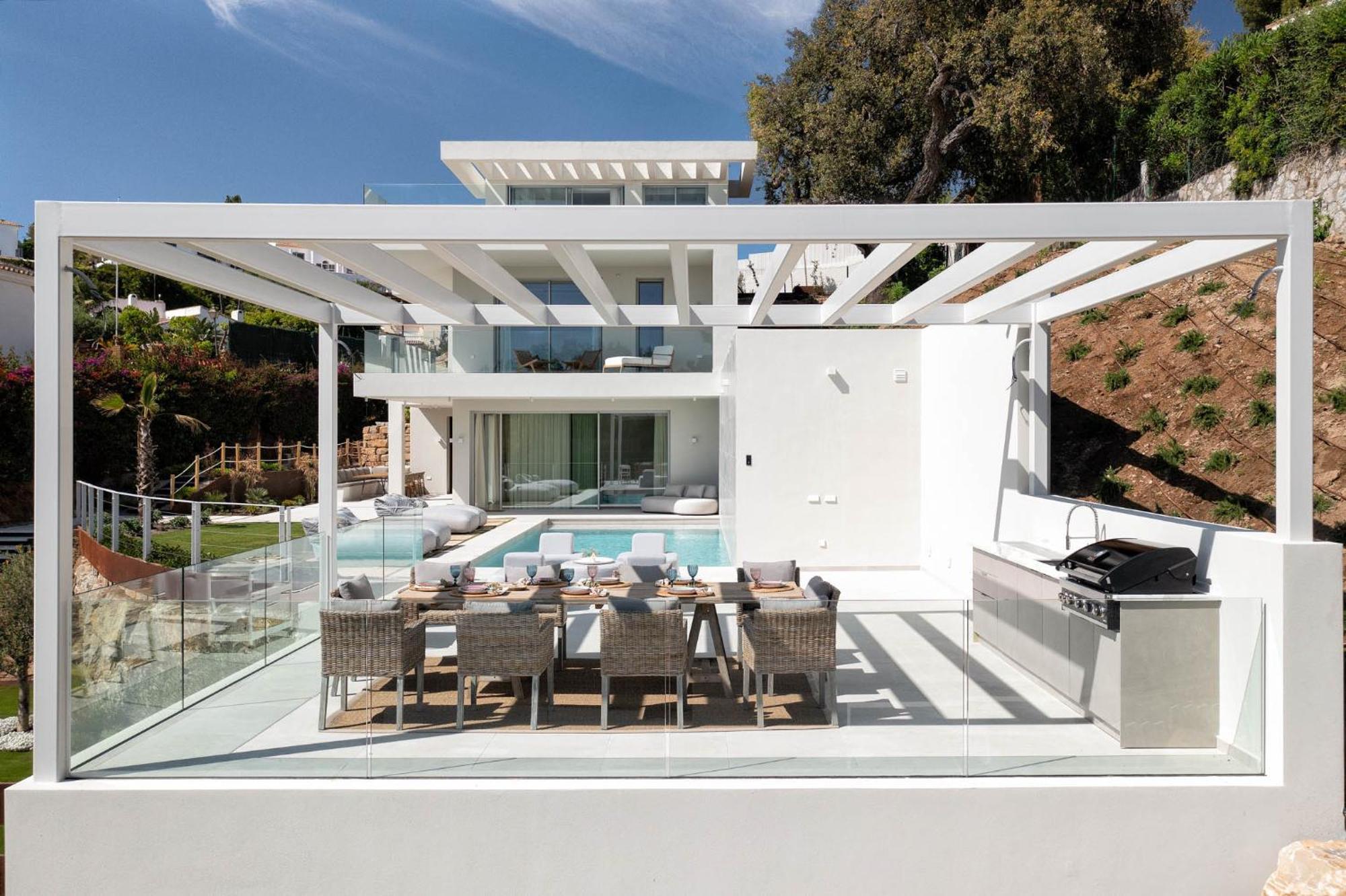 Luxury New Alma- 5bdr, Pool, Garden, Parkin Villa *