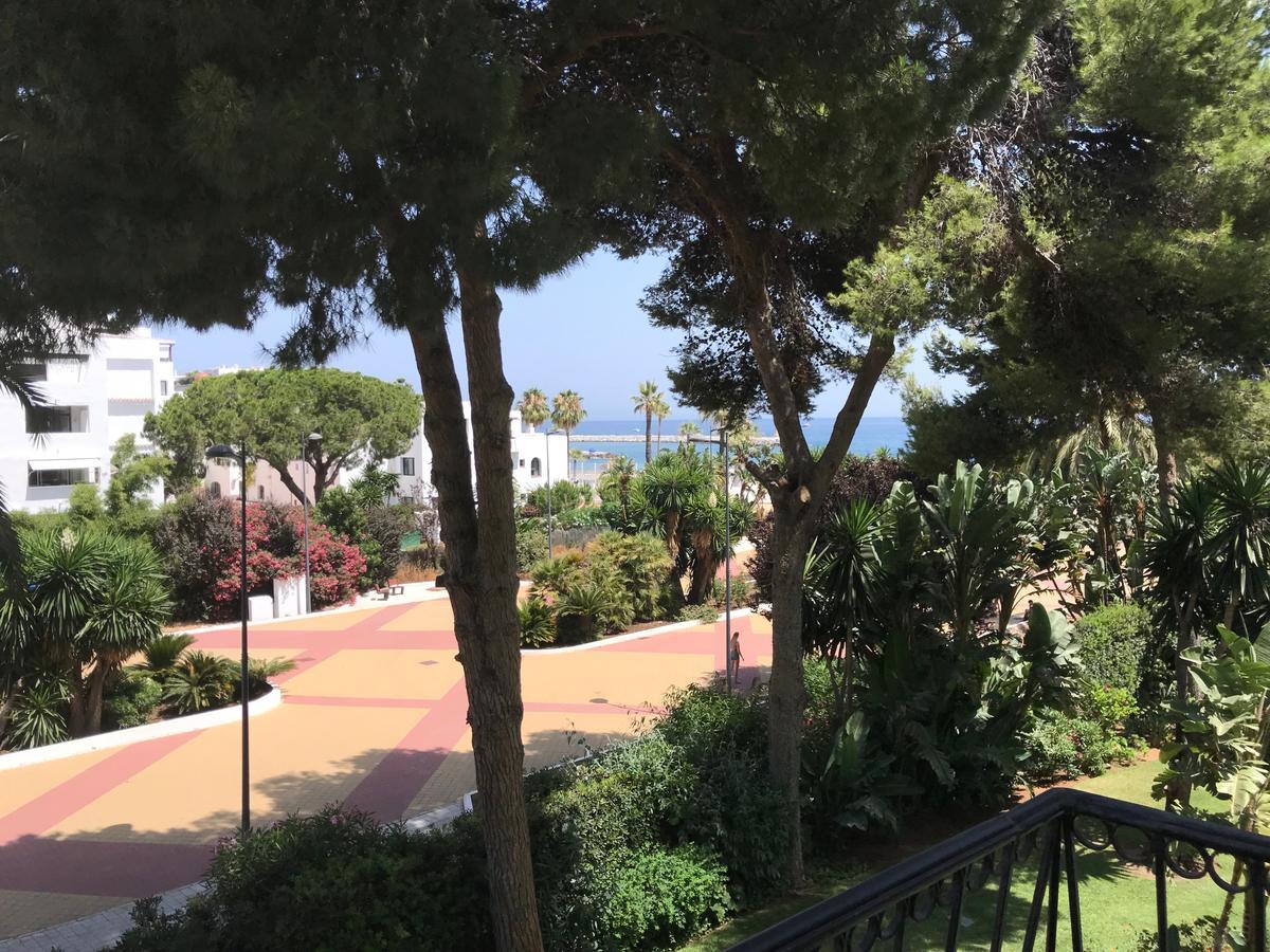 Banus Beach&pool *