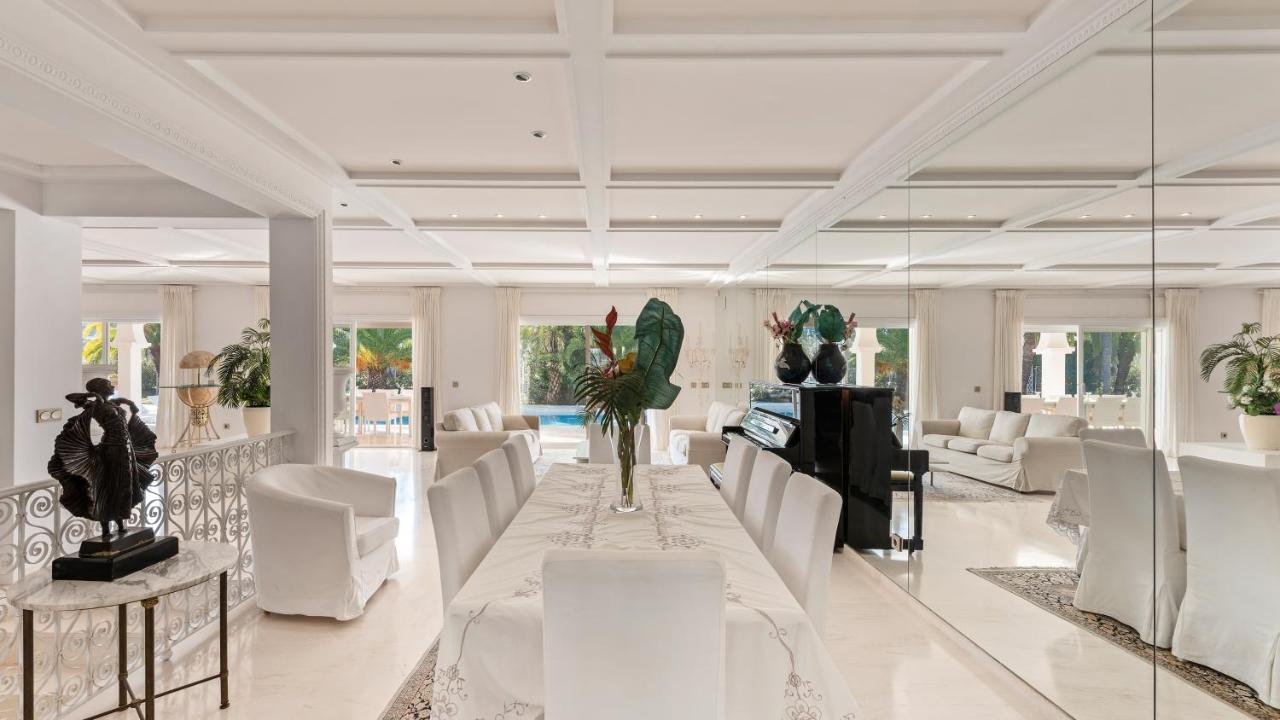6 Bedrooms Luxury Camilla Villa