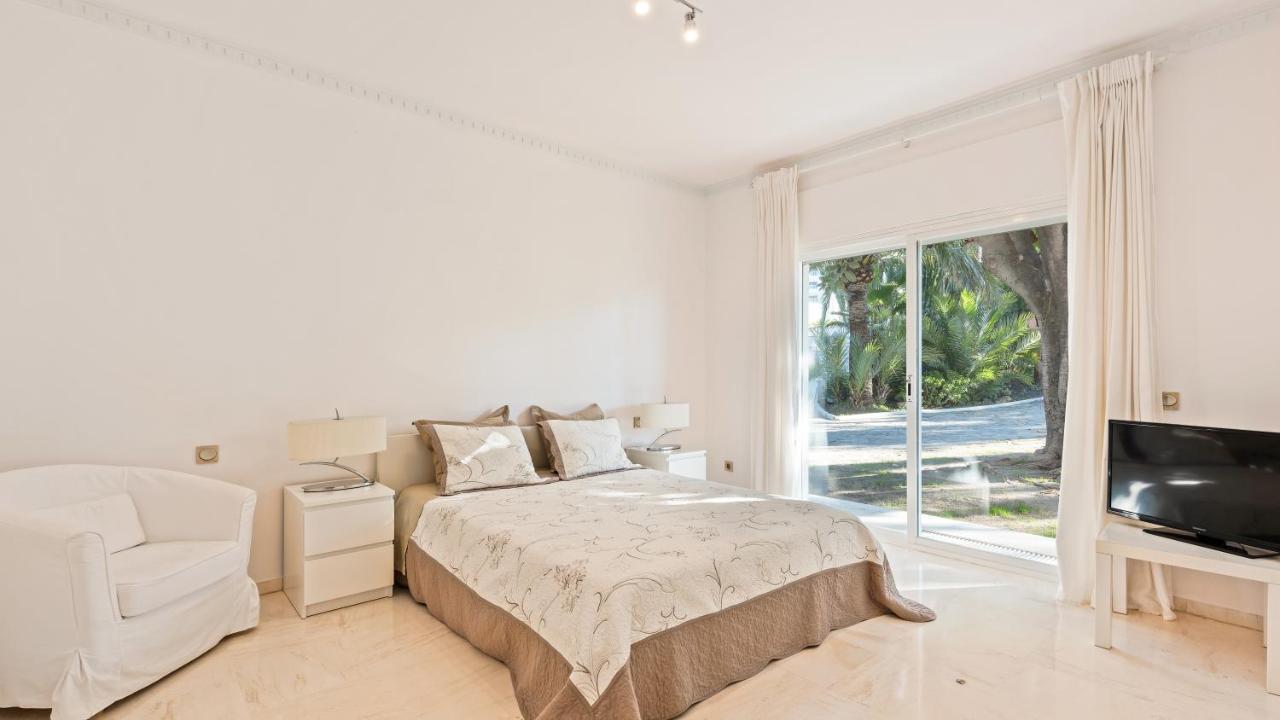 6 Bedrooms Luxury Camilla Villa Marbella