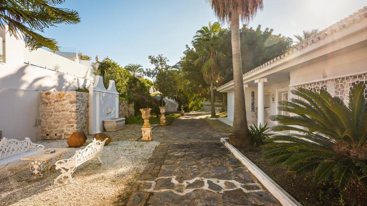 6 Bedrooms Luxury Camilla Villa