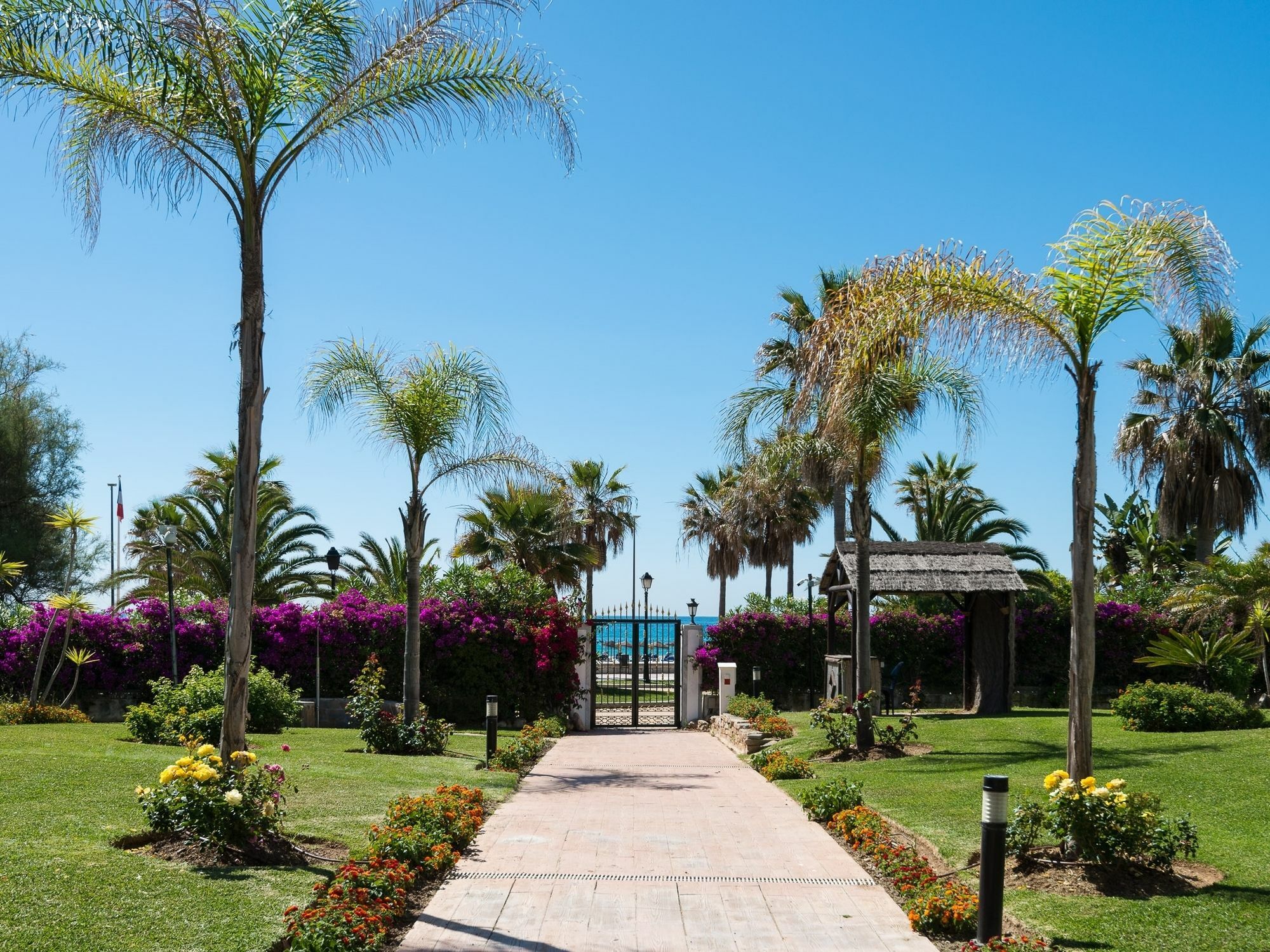 Banus Waterfront Penthouse * Marbella