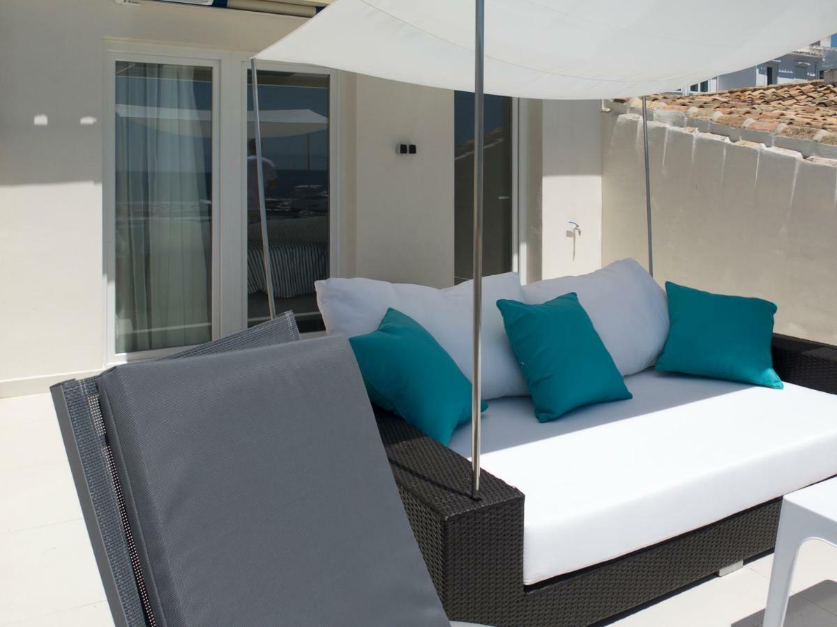 First Line Duplex Puerto Banus Sleeps 8 People Apartment Marbella