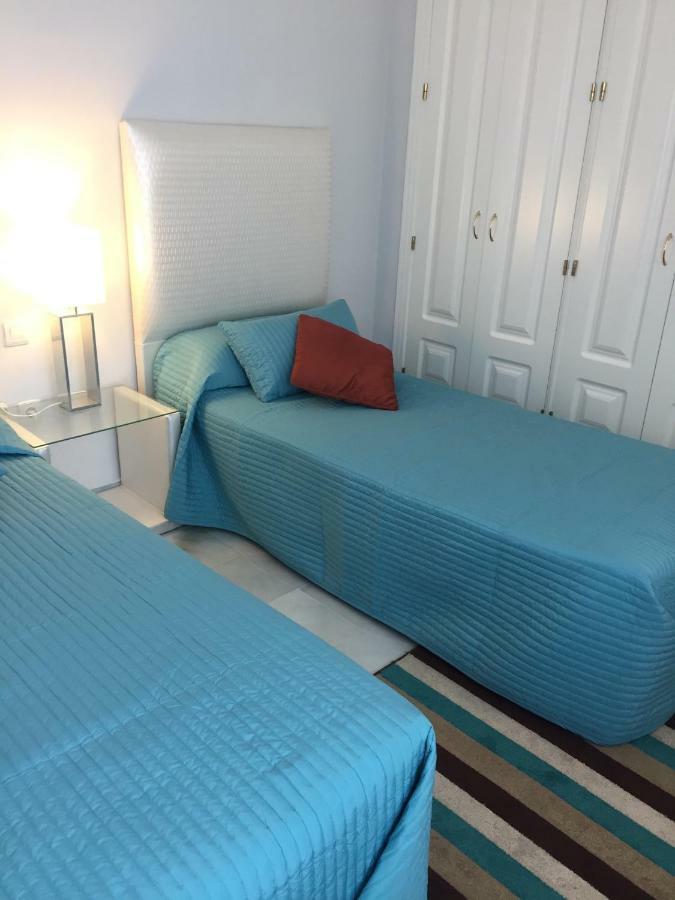 Beautiful 2 Bedroom @ Puerto Banus! Apartamento