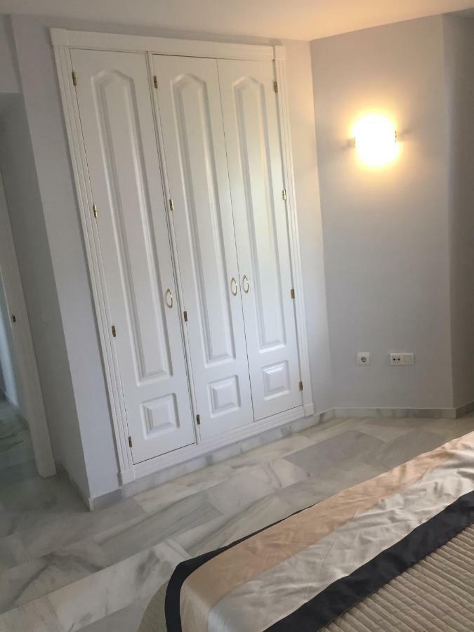 Apartamento Beautiful 2 Bedroom @ Puerto Banus!
