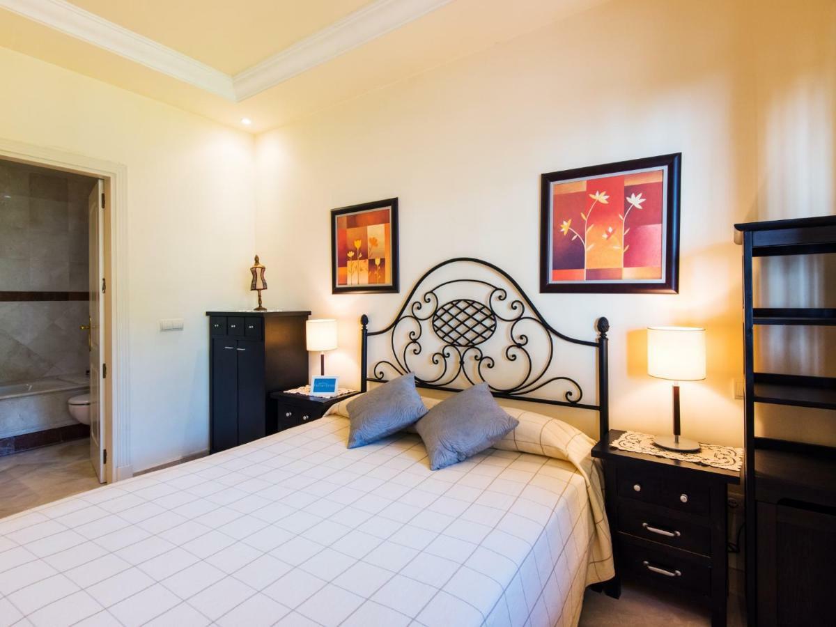 Rentandhomes Luxury Apartment *
