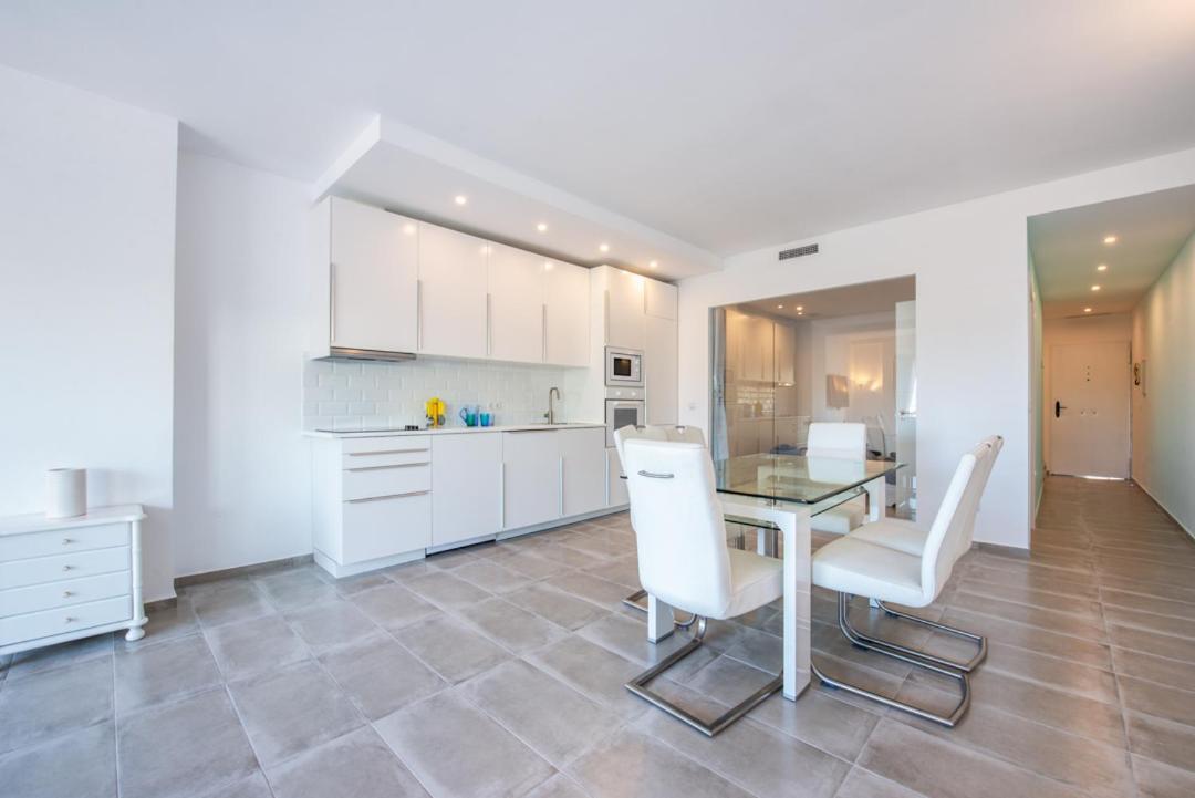 Apartment Puerto Banus Frontline With Amazing Sea Views *