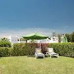 Stunning Modern Apt Frontline Beach - Rdr206