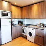 Skol 427 Spacious 1 Bedroom Apartment With Sea Views