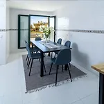 La-Beautiful 3 Bedroom Penthouse Close To Sea