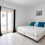Oleholidays Pb 243 Primera Linea De Mar Puerto Banus